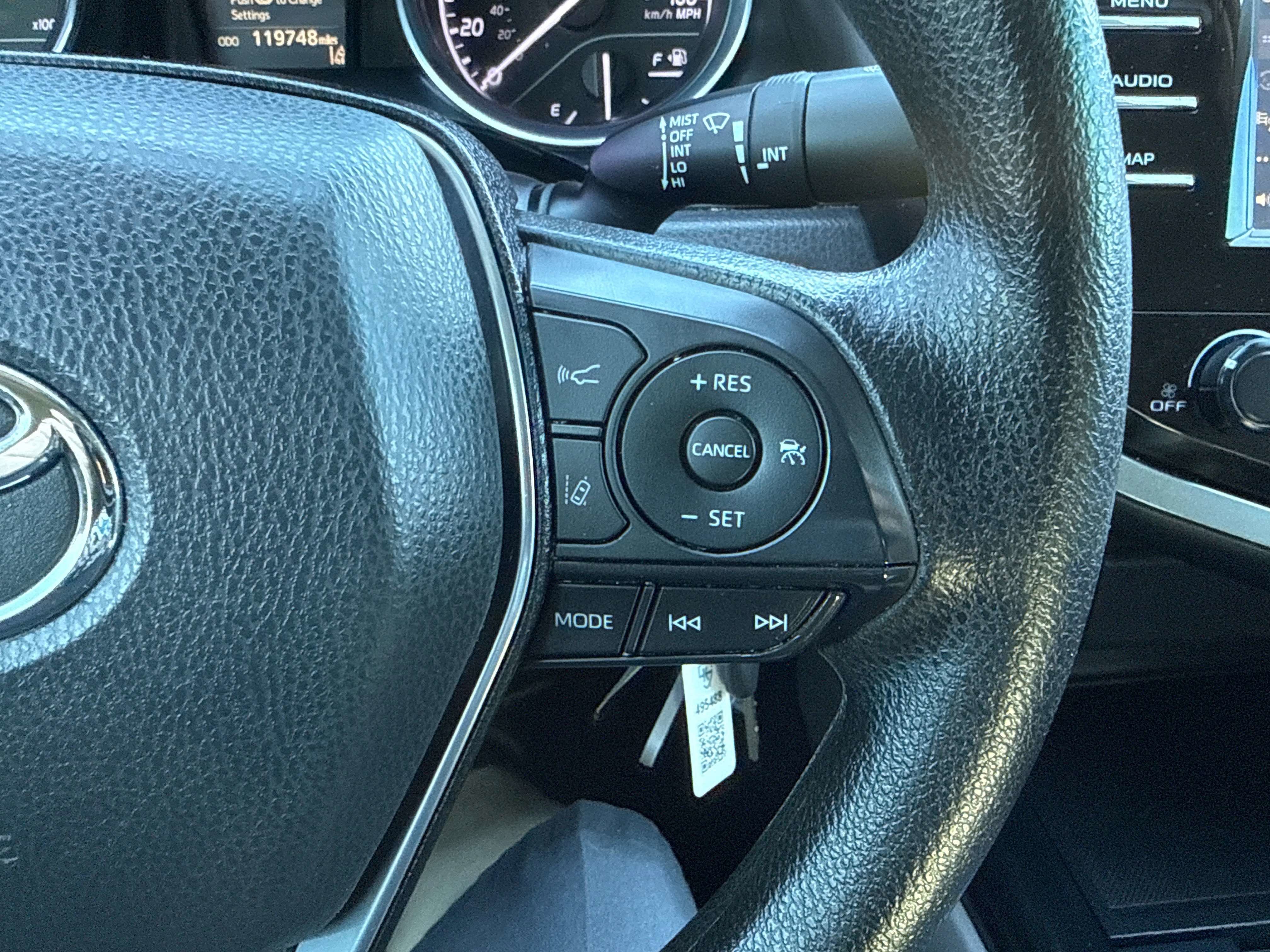 2020 Toyota CAMRY LE