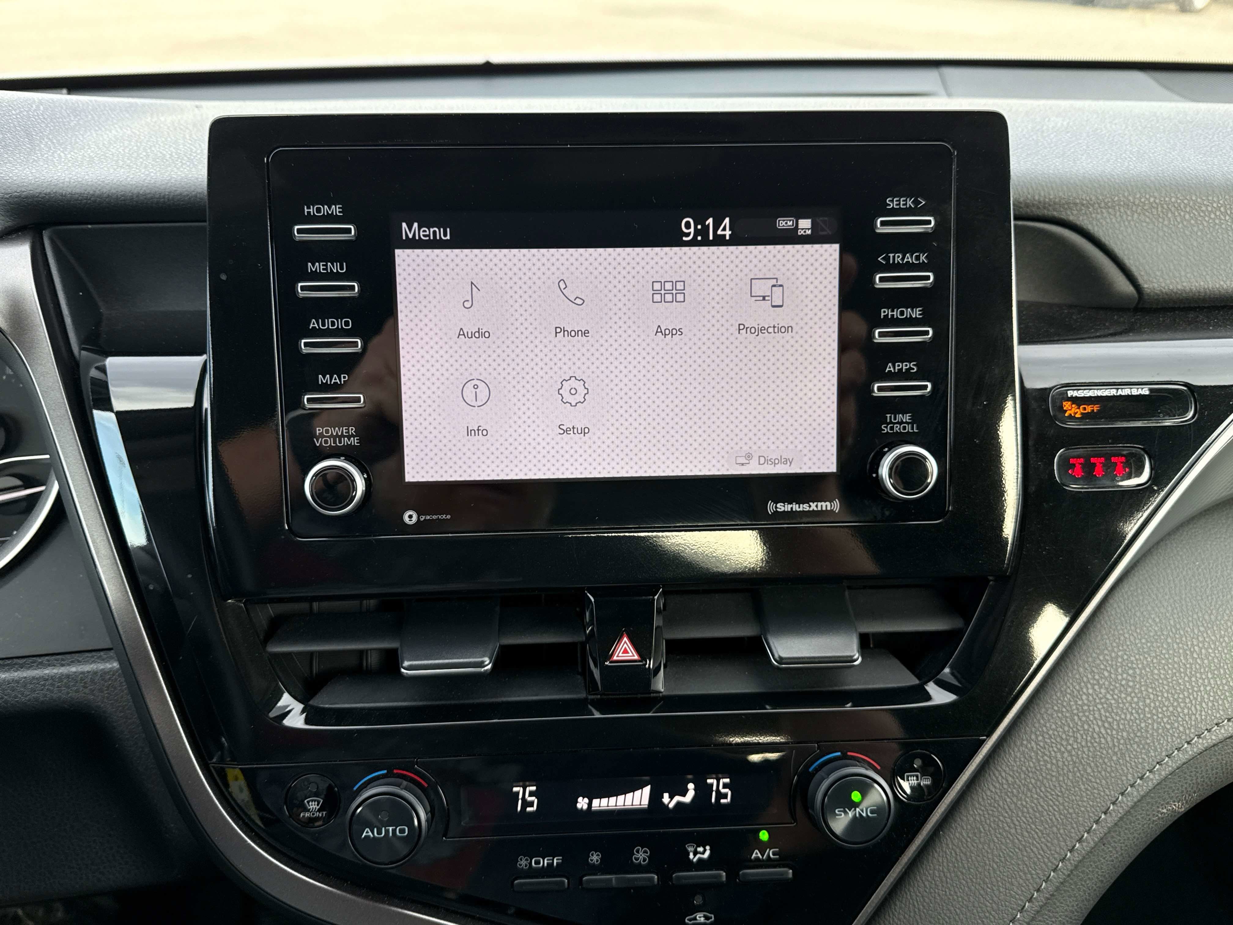 2024 Toyota CAMRY LE