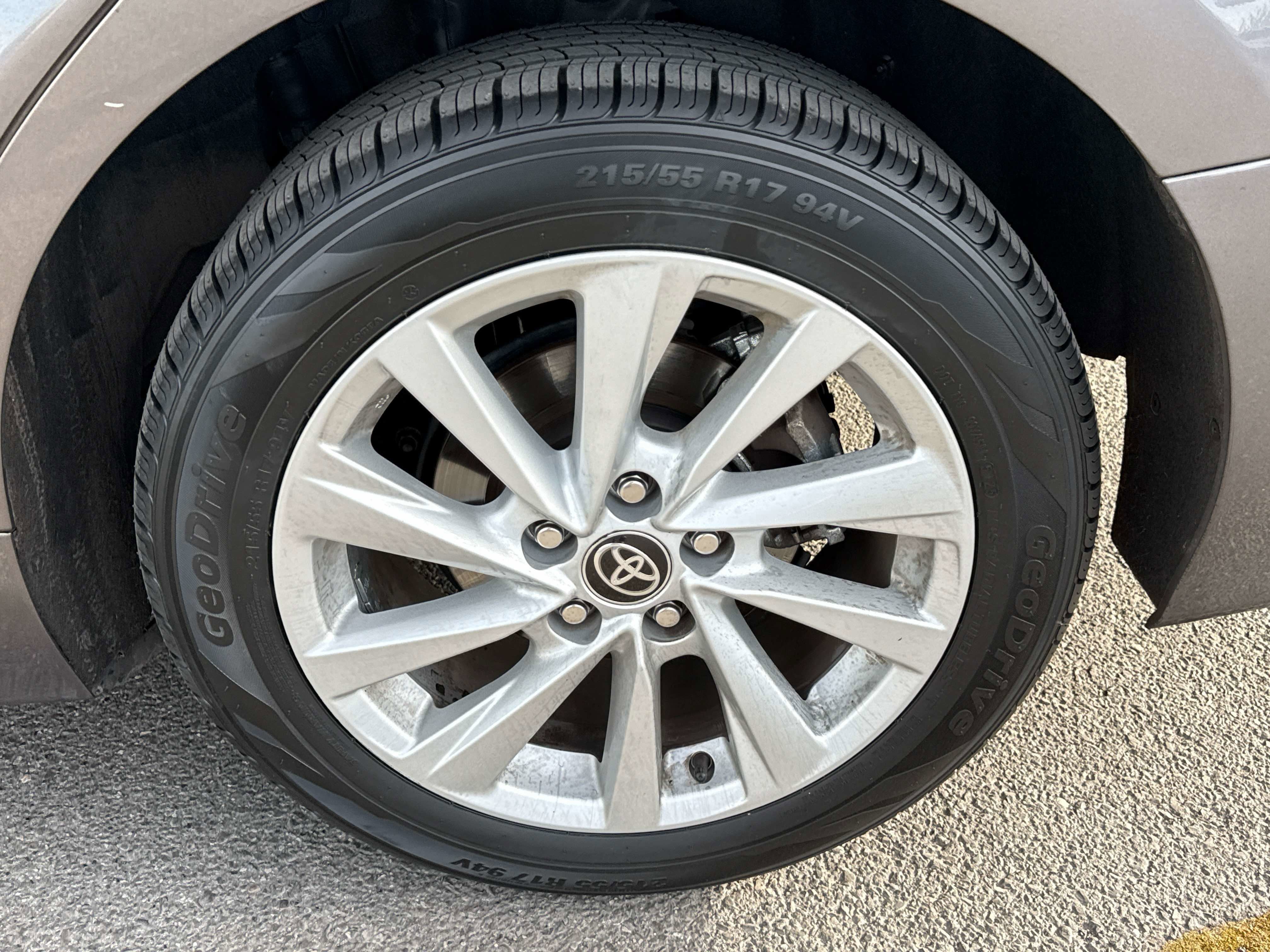 2024 Toyota CAMRY LE