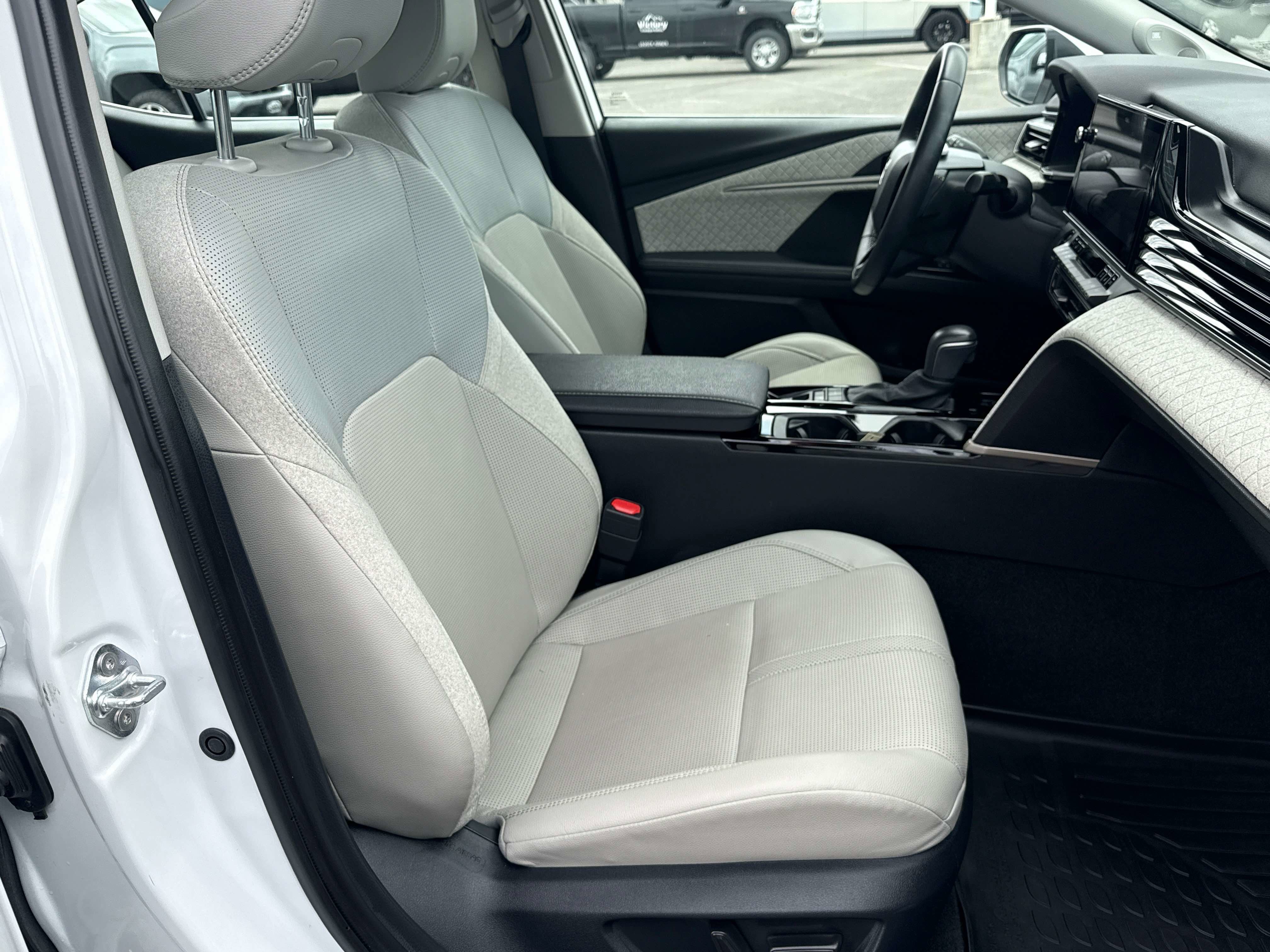 2025 Toyota CAMRY XLE