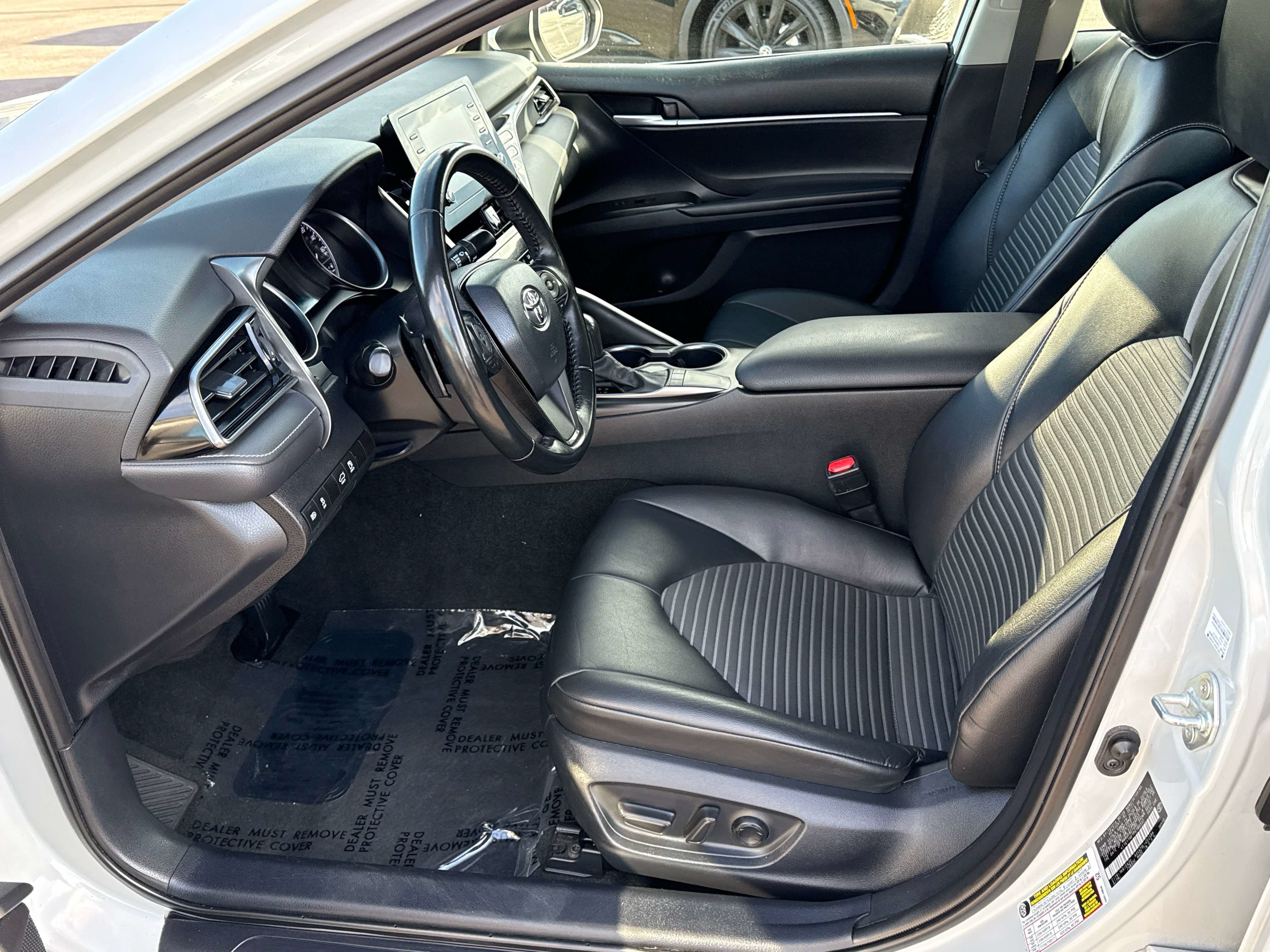 2023 Toyota Camry SE - Photo 12