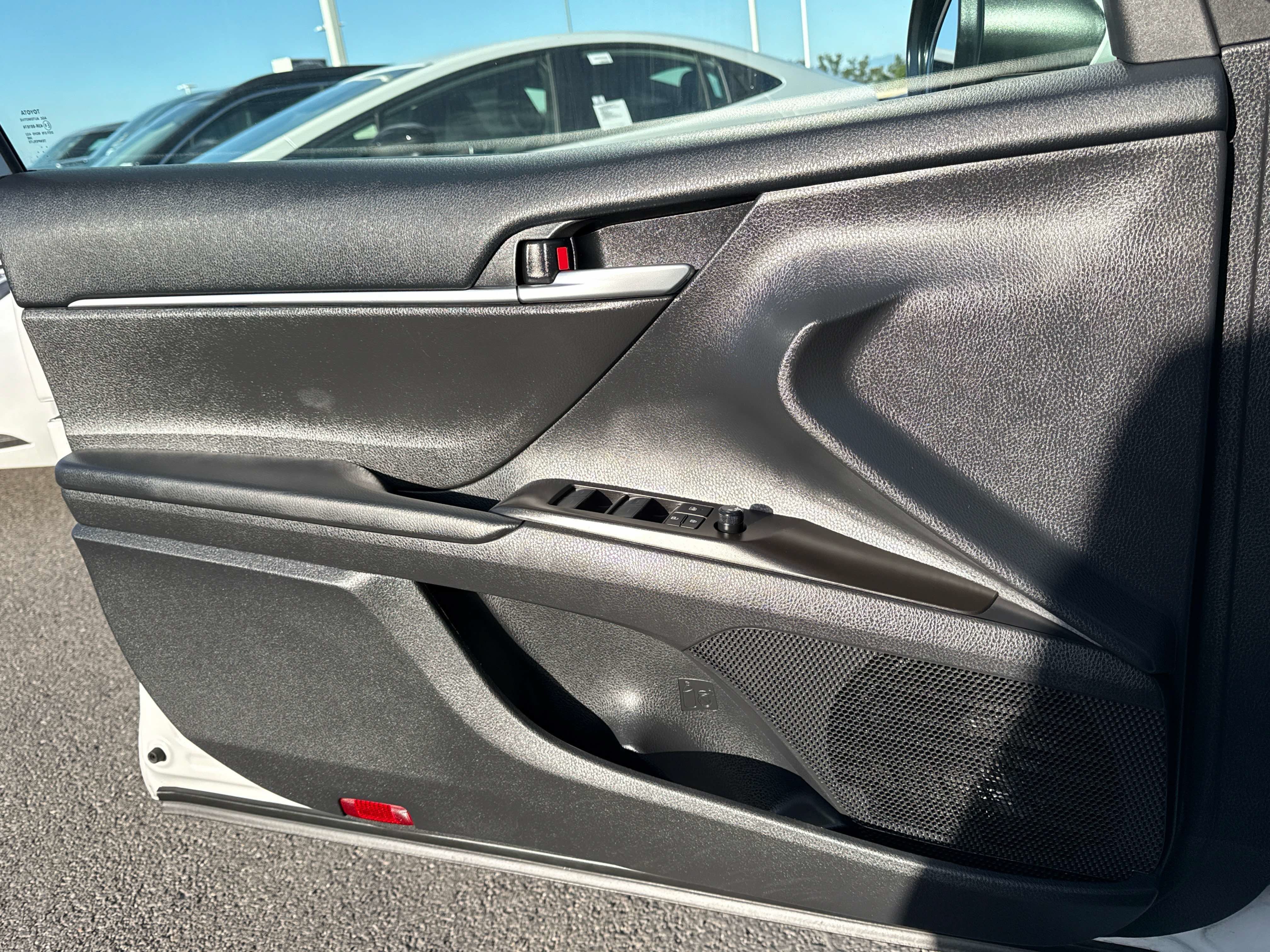2023 Toyota Camry SE - Photo 13