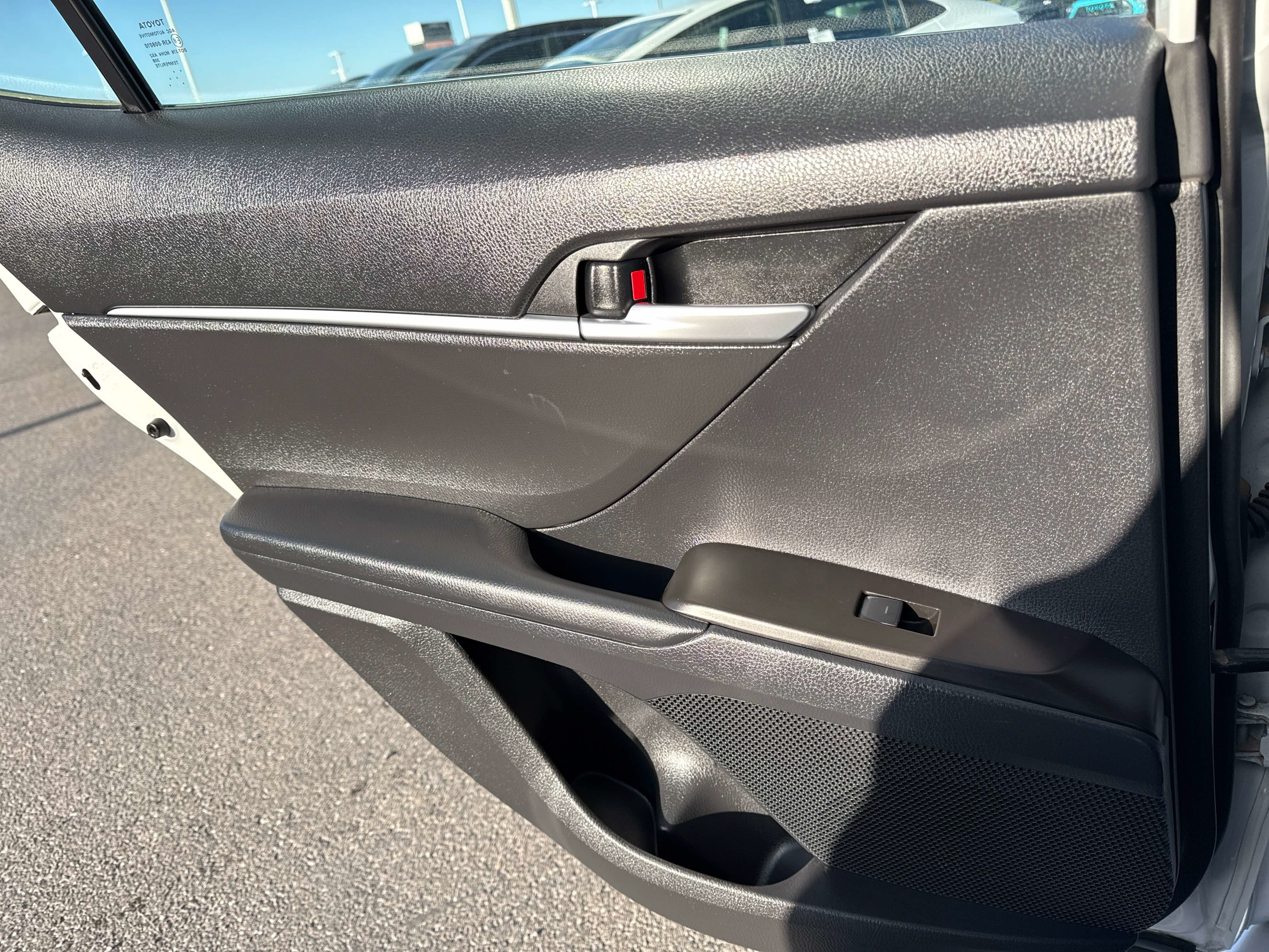 2023 Toyota Camry SE - Photo 16