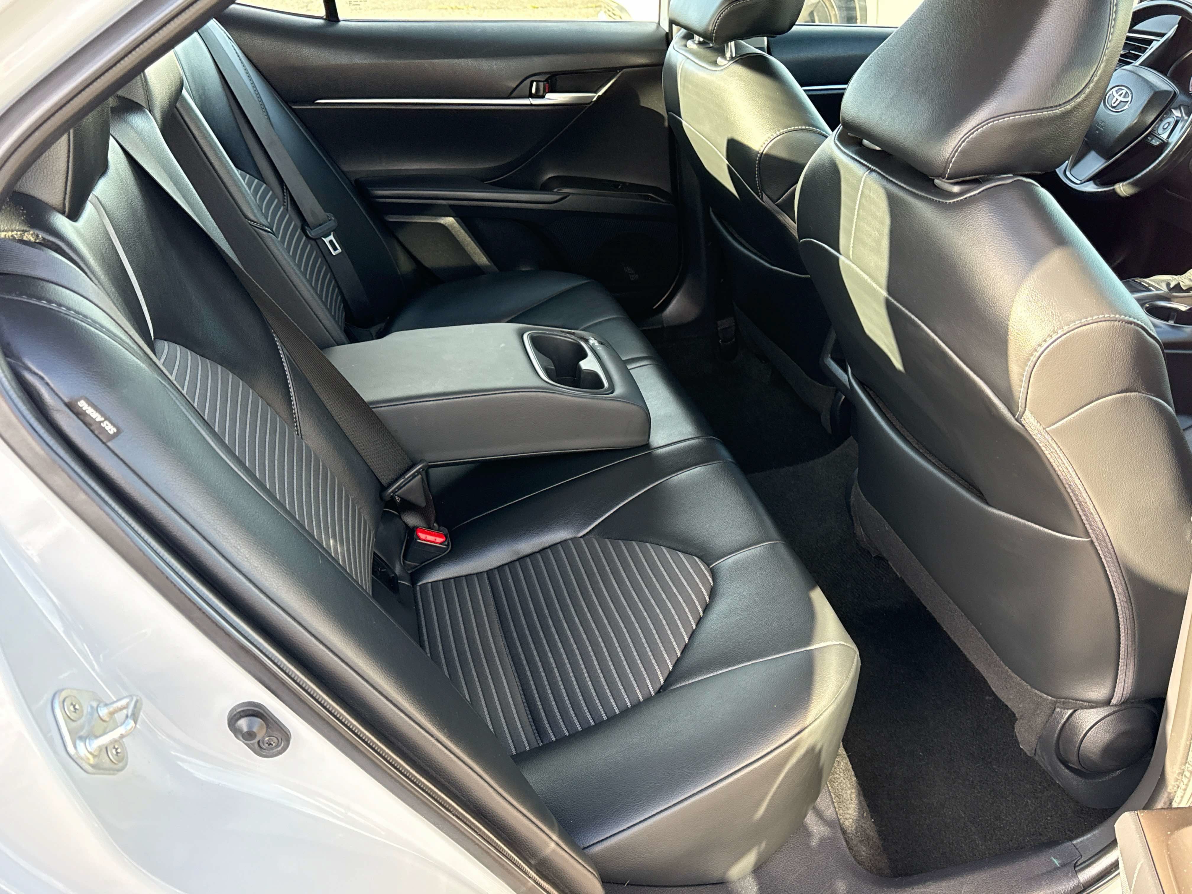 2023 Toyota Camry SE - Photo 18