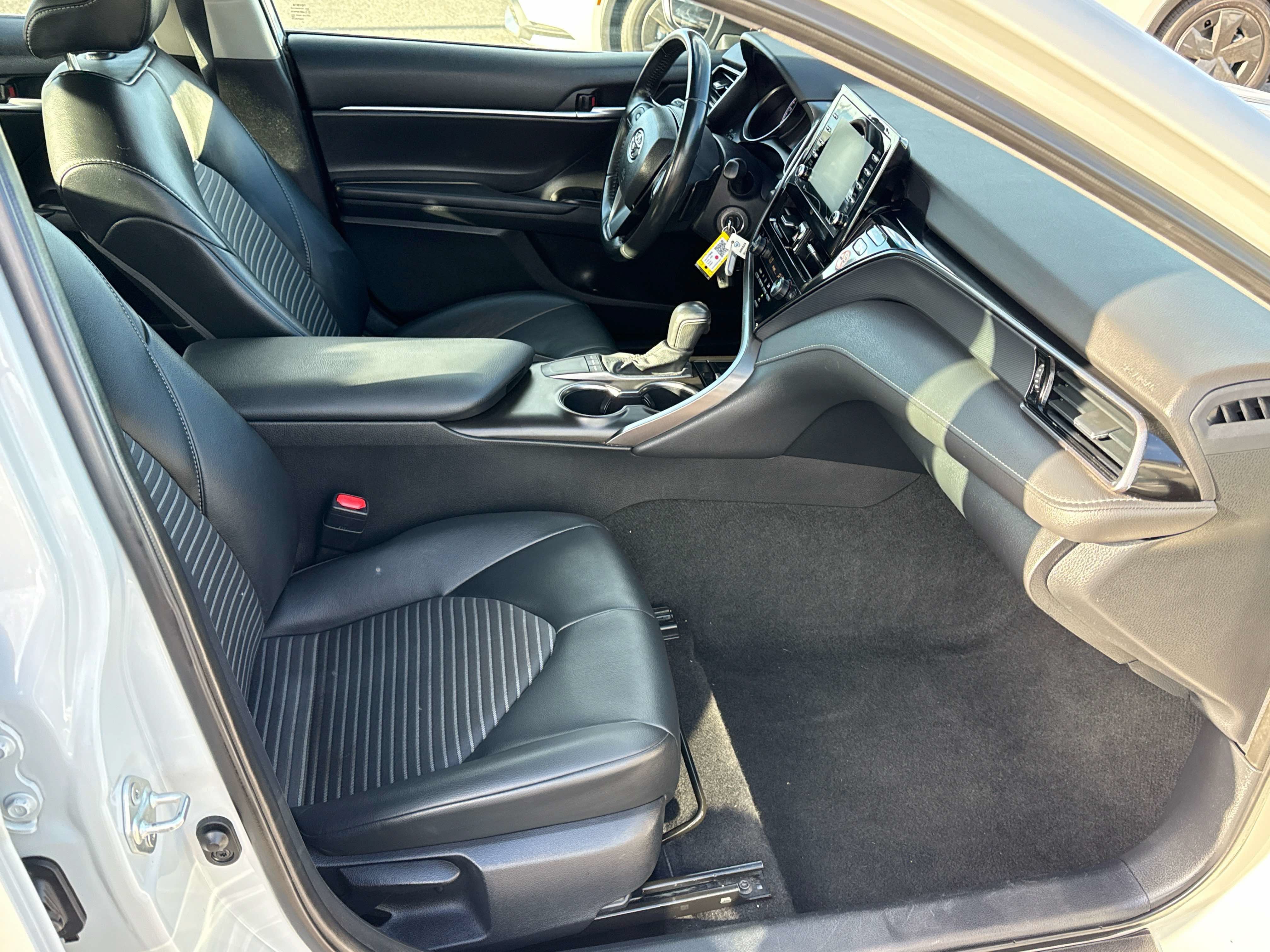 2023 Toyota Camry SE - Photo 19