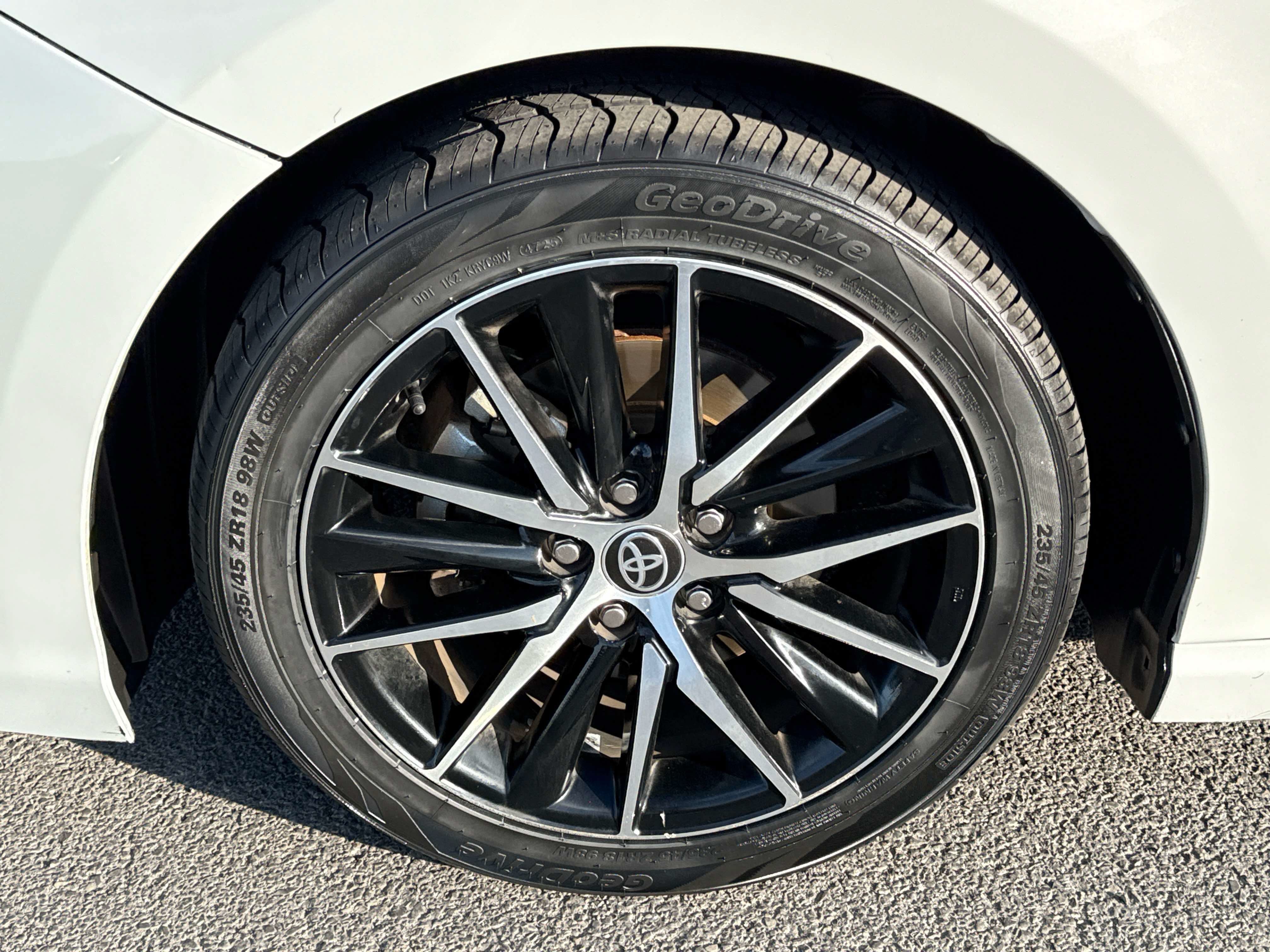2023 Toyota Camry SE - Photo 8