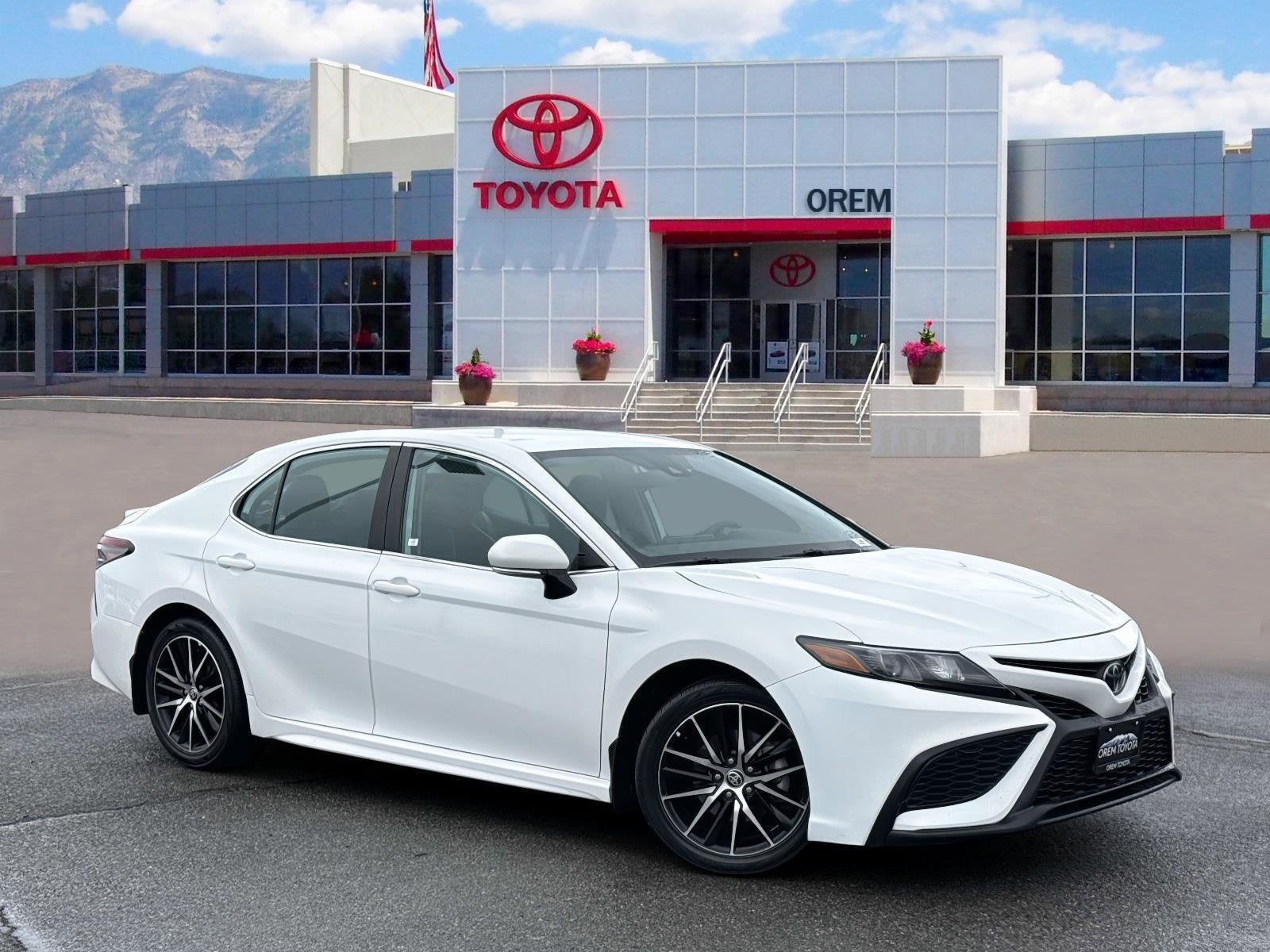 2024 Toyota CAMRY SE