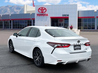 2024 Toyota CAMRY SE