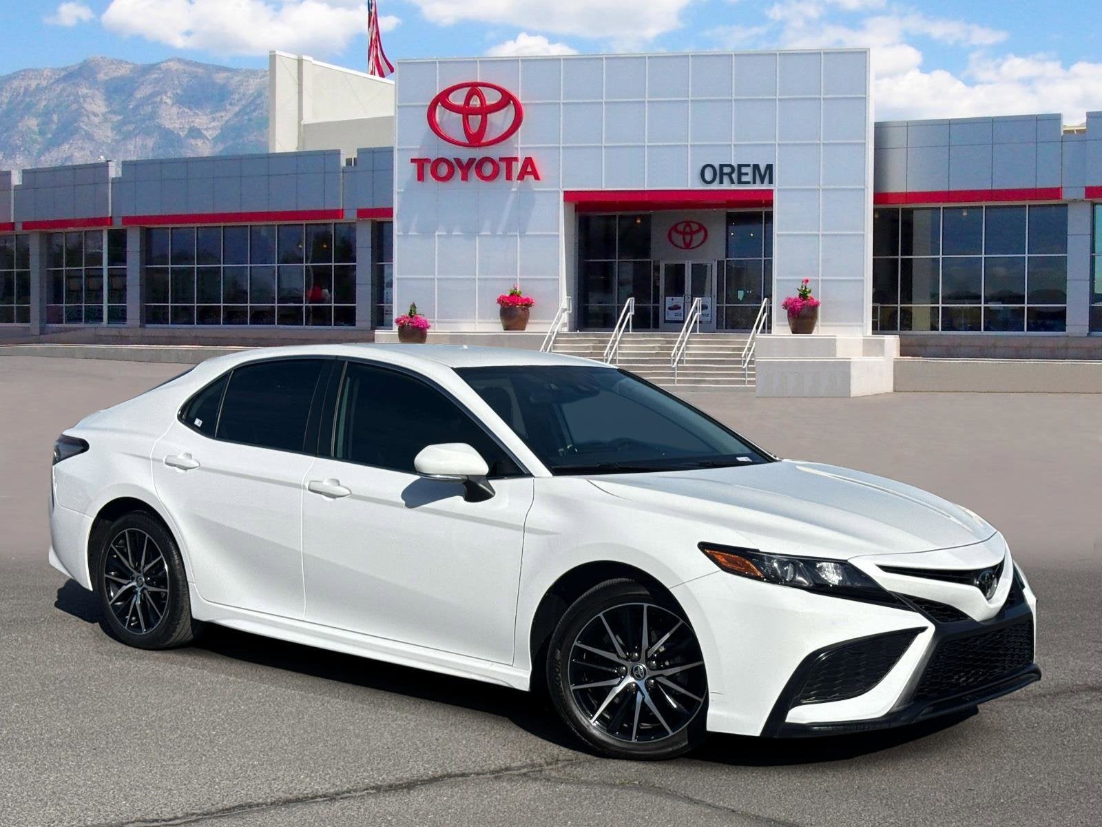 2024 Toyota CAMRY SE