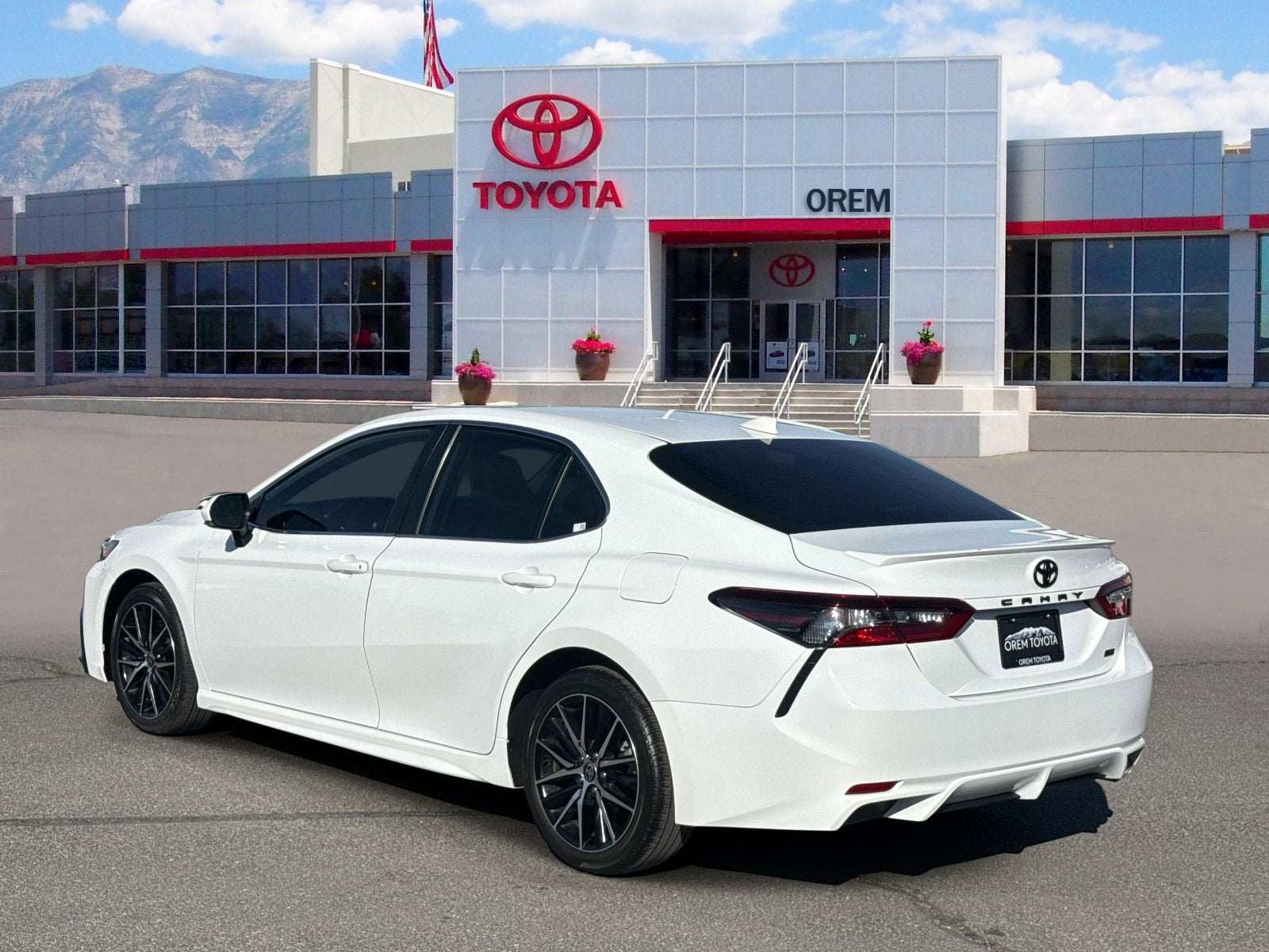 2024 Toyota CAMRY SE