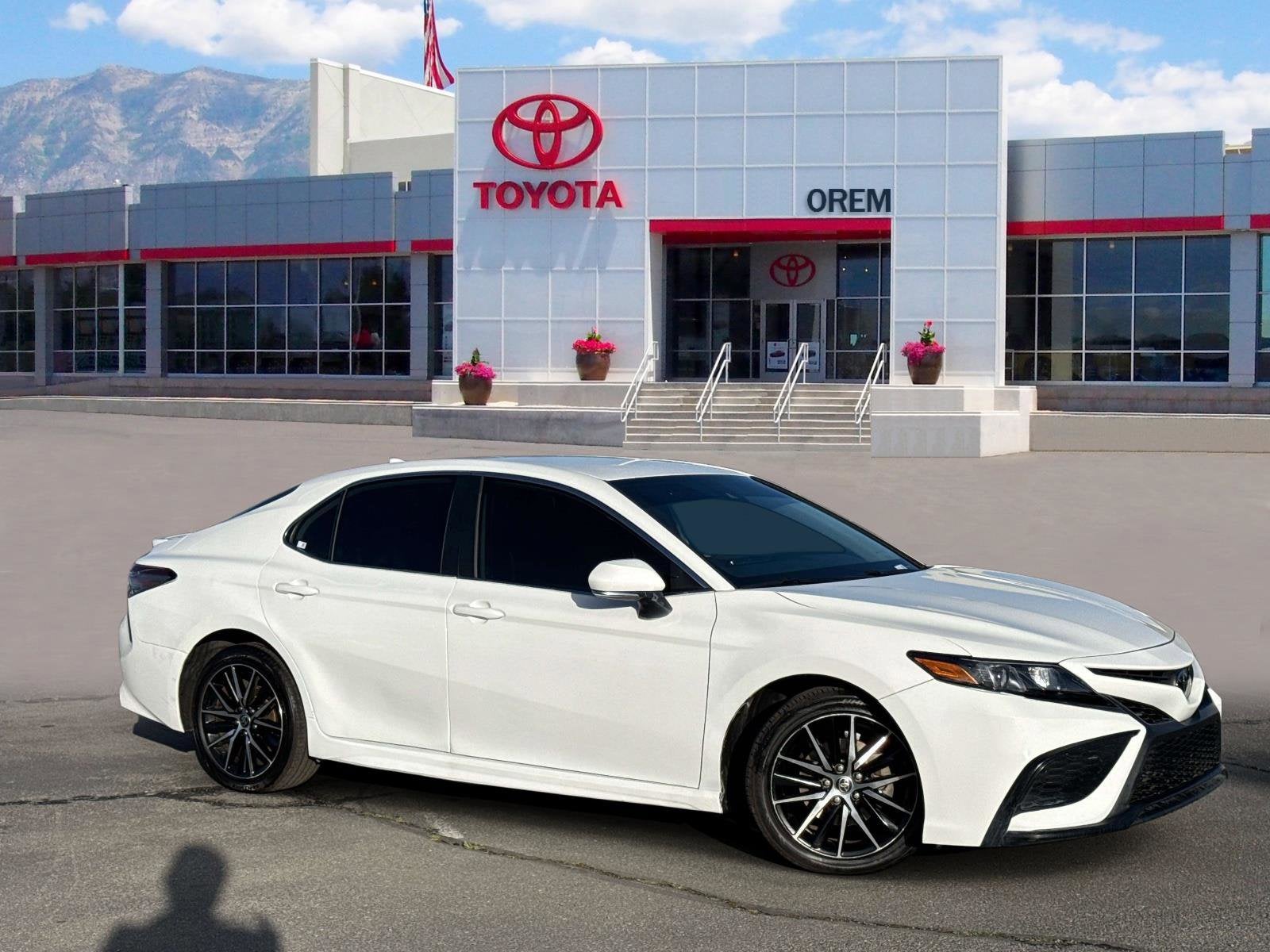 2022 Toyota CAMRY SE