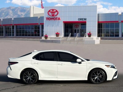 2022 Toyota CAMRY SE