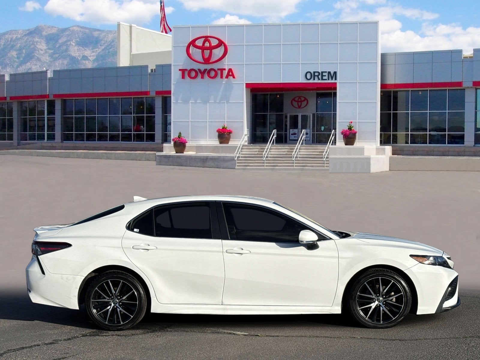 2022 Toyota CAMRY SE