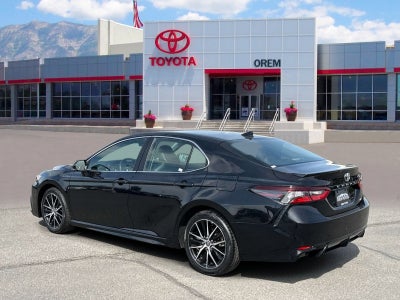 2024 Toyota CAMRY SE