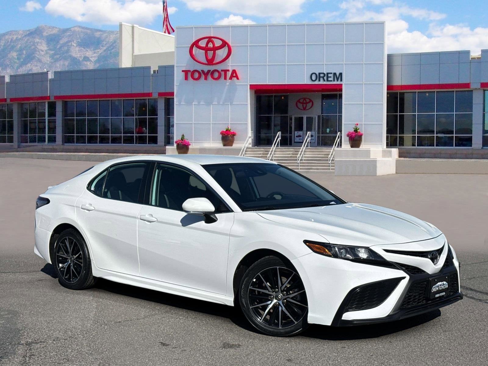 2024 Toyota CAMRY SE