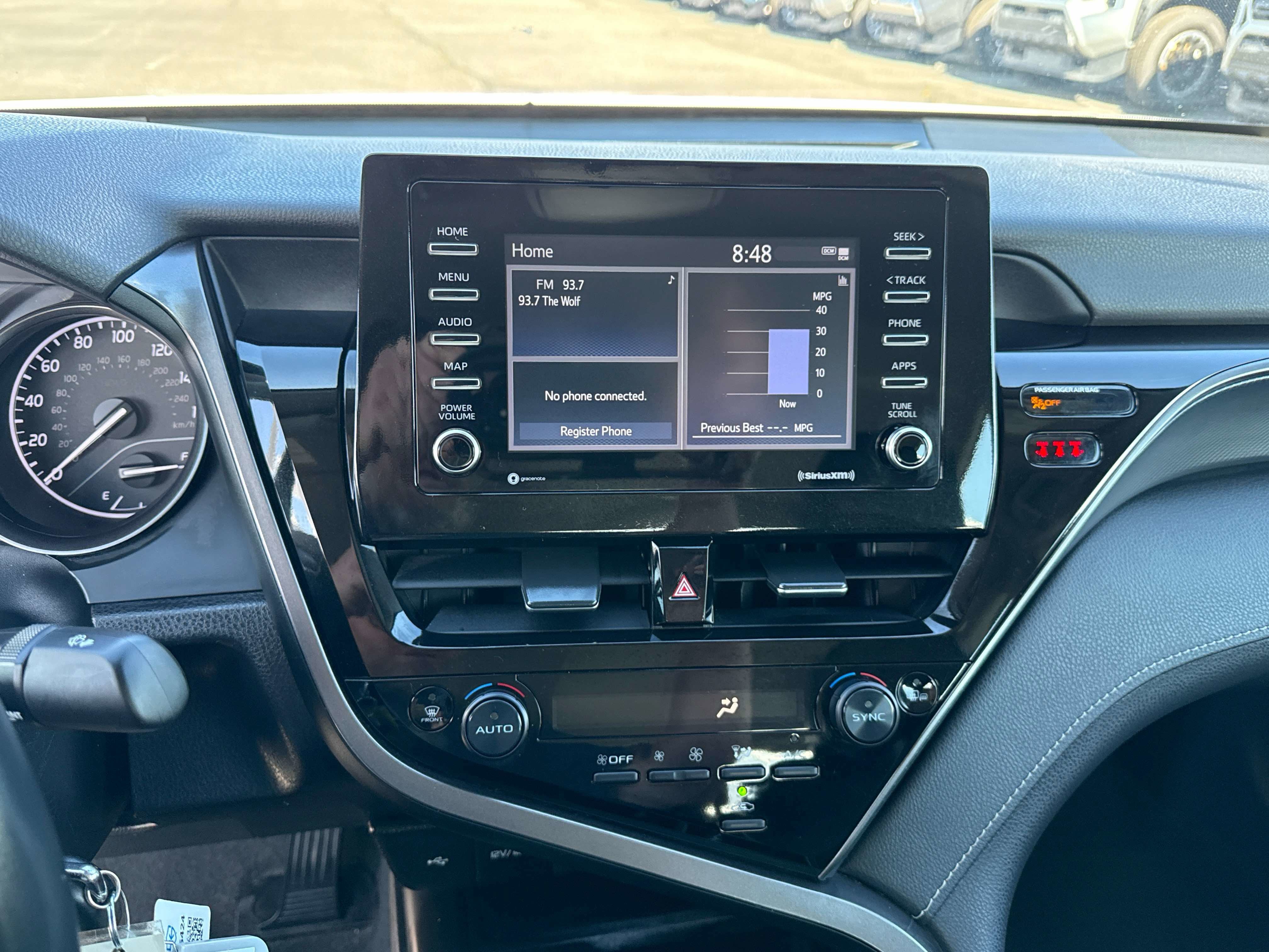 2024 Toyota CAMRY SE