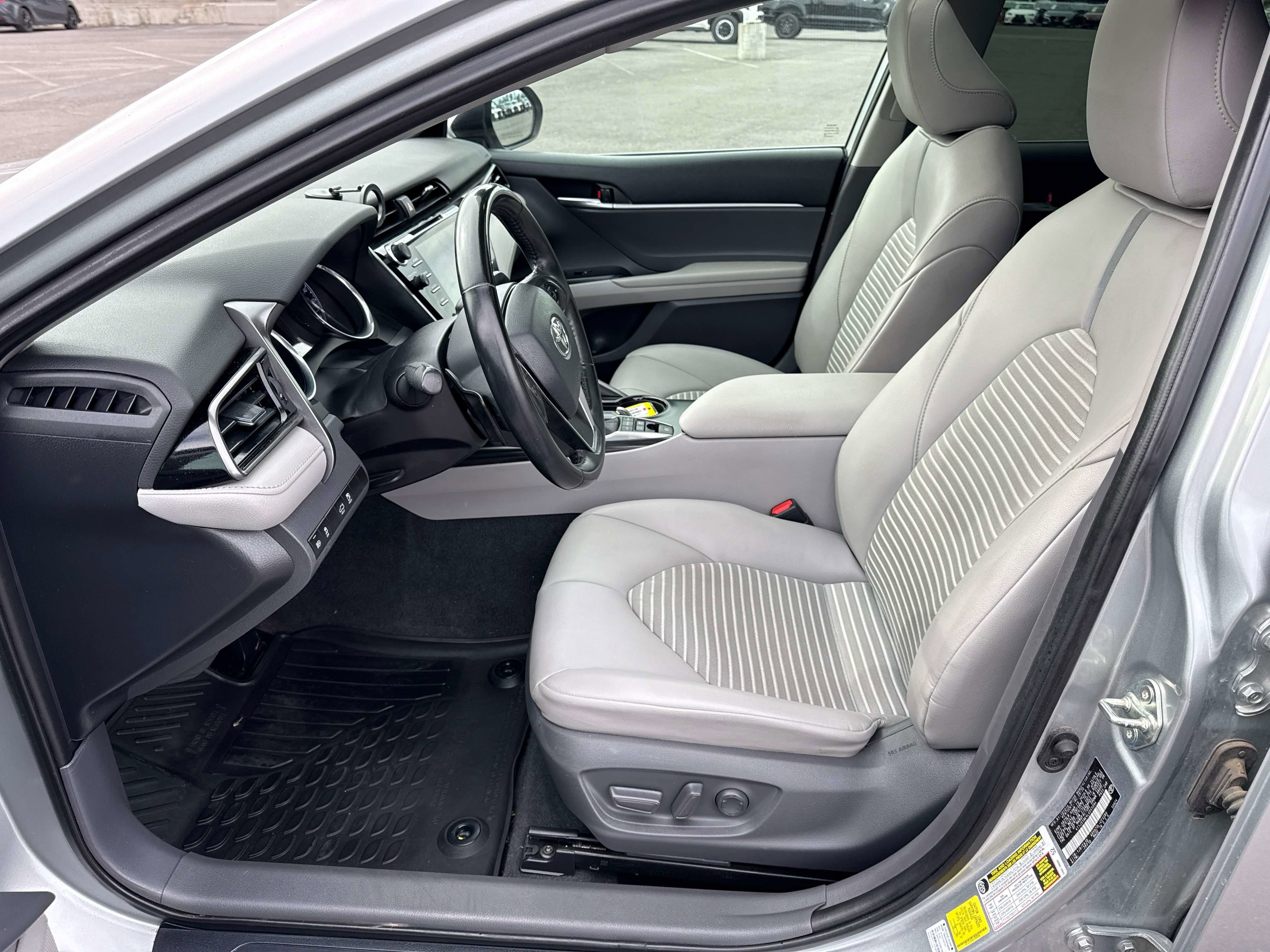 2020 Toyota Camry Hybrid Hybrid SE