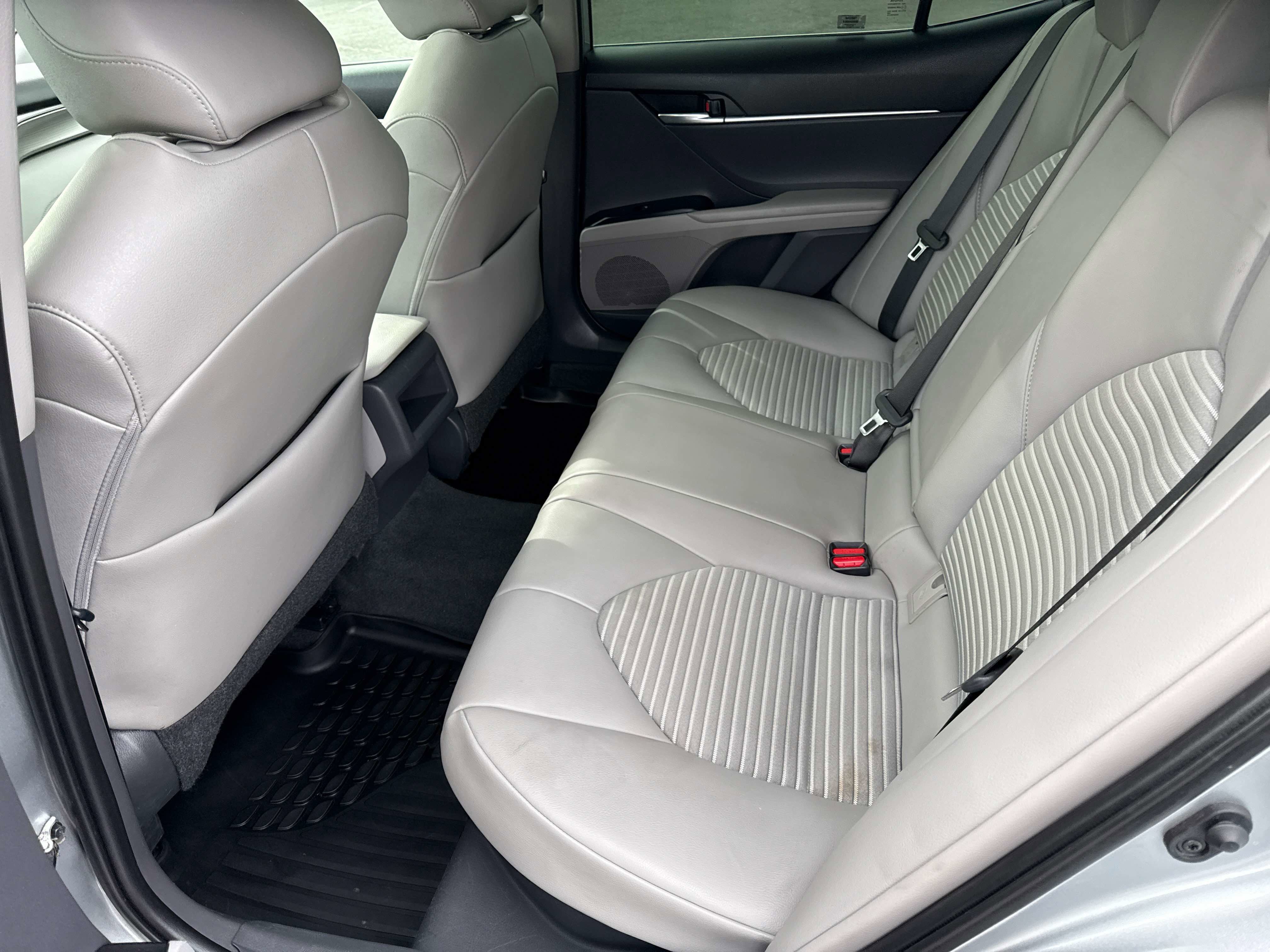 2020 Toyota Camry Hybrid Hybrid SE