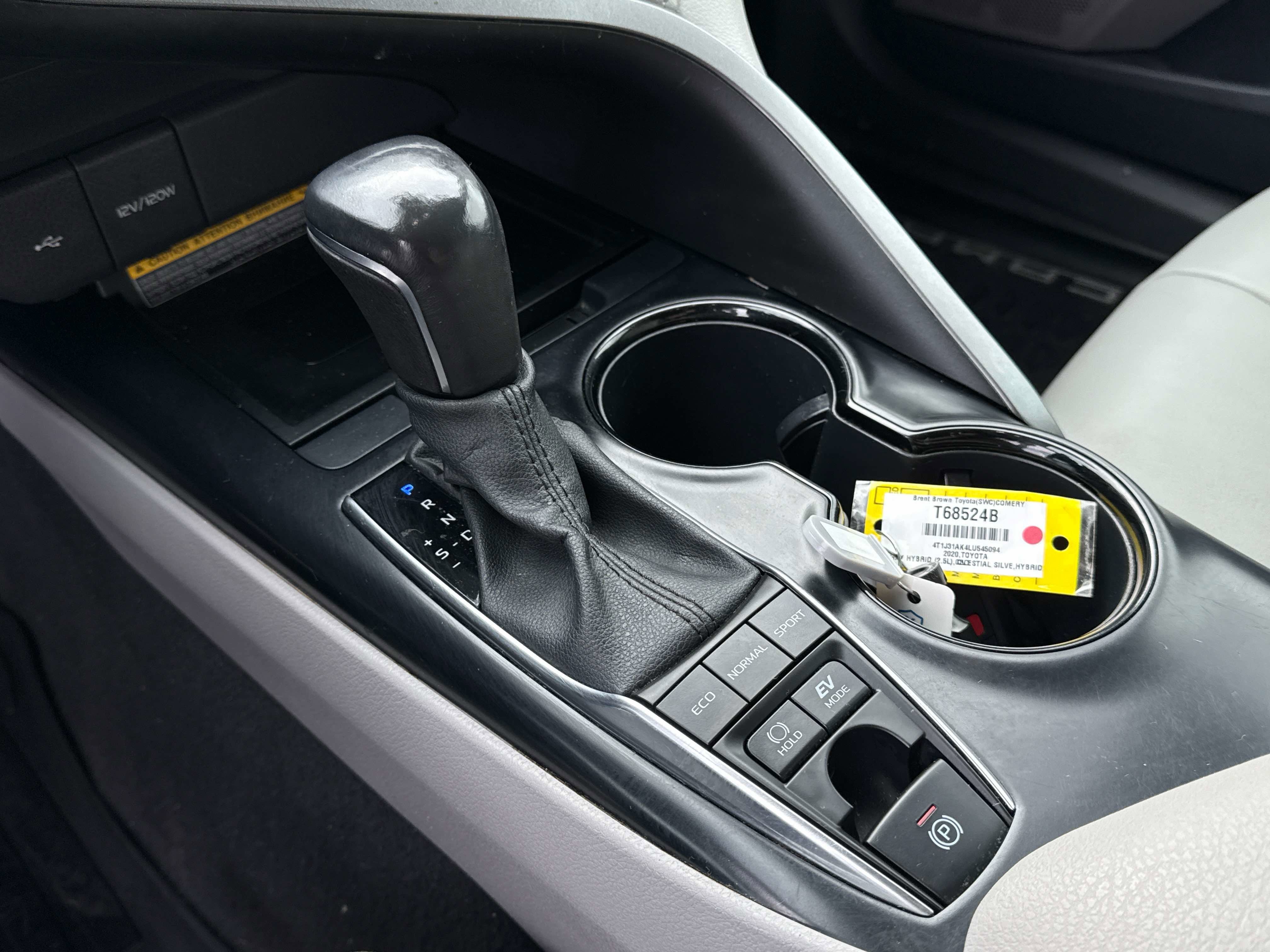 2020 Toyota Camry Hybrid Hybrid SE