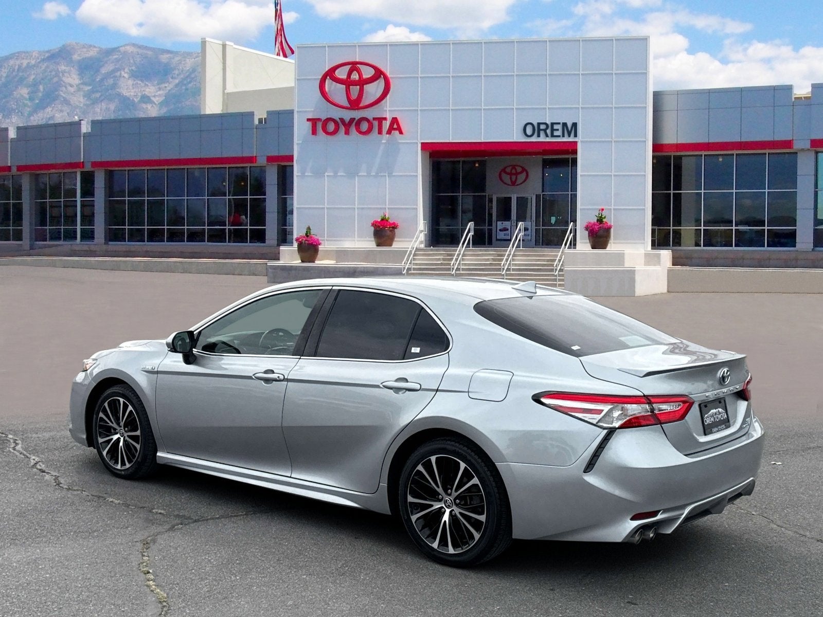 2020 Toyota Camry Hybrid Hybrid SE