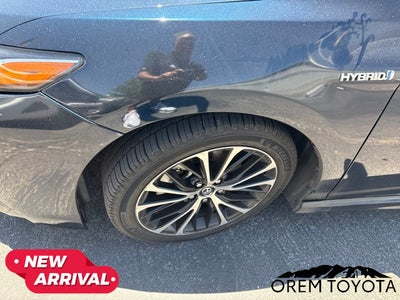 2020 Toyota Camry Hybrid Hybrid SE