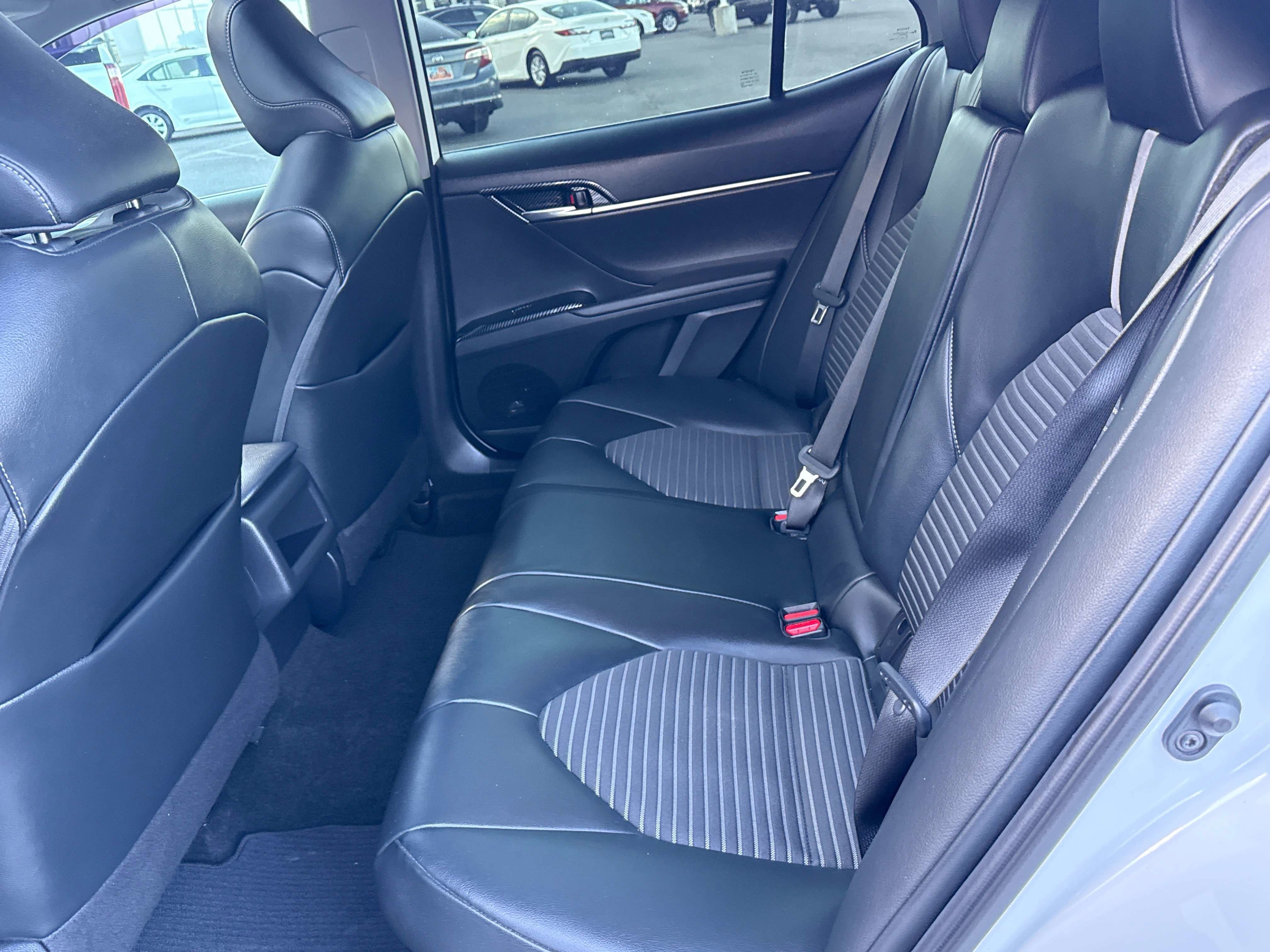 2021 Toyota CAMRY Hybrid SE