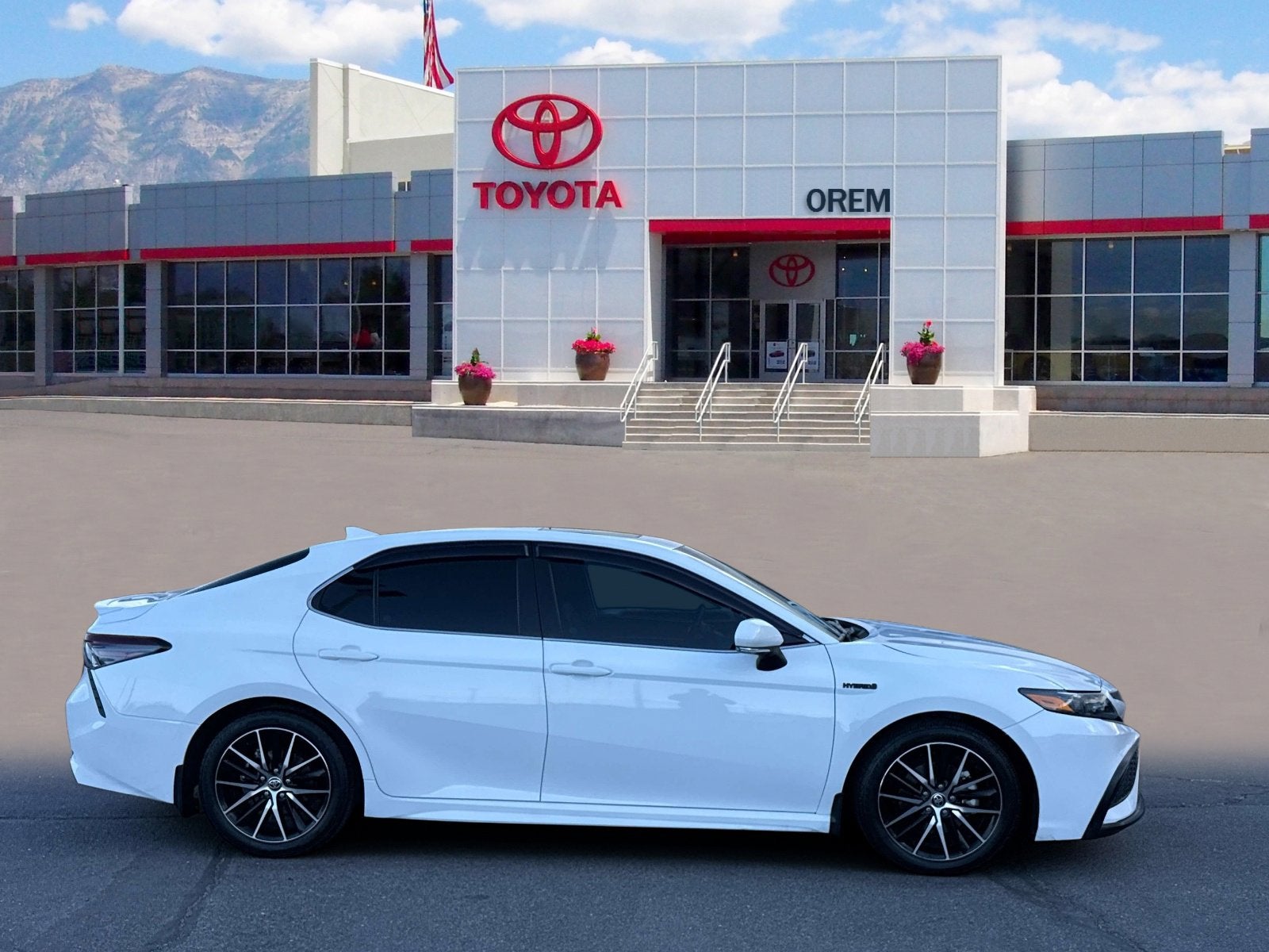 2021 Toyota CAMRY Hybrid SE