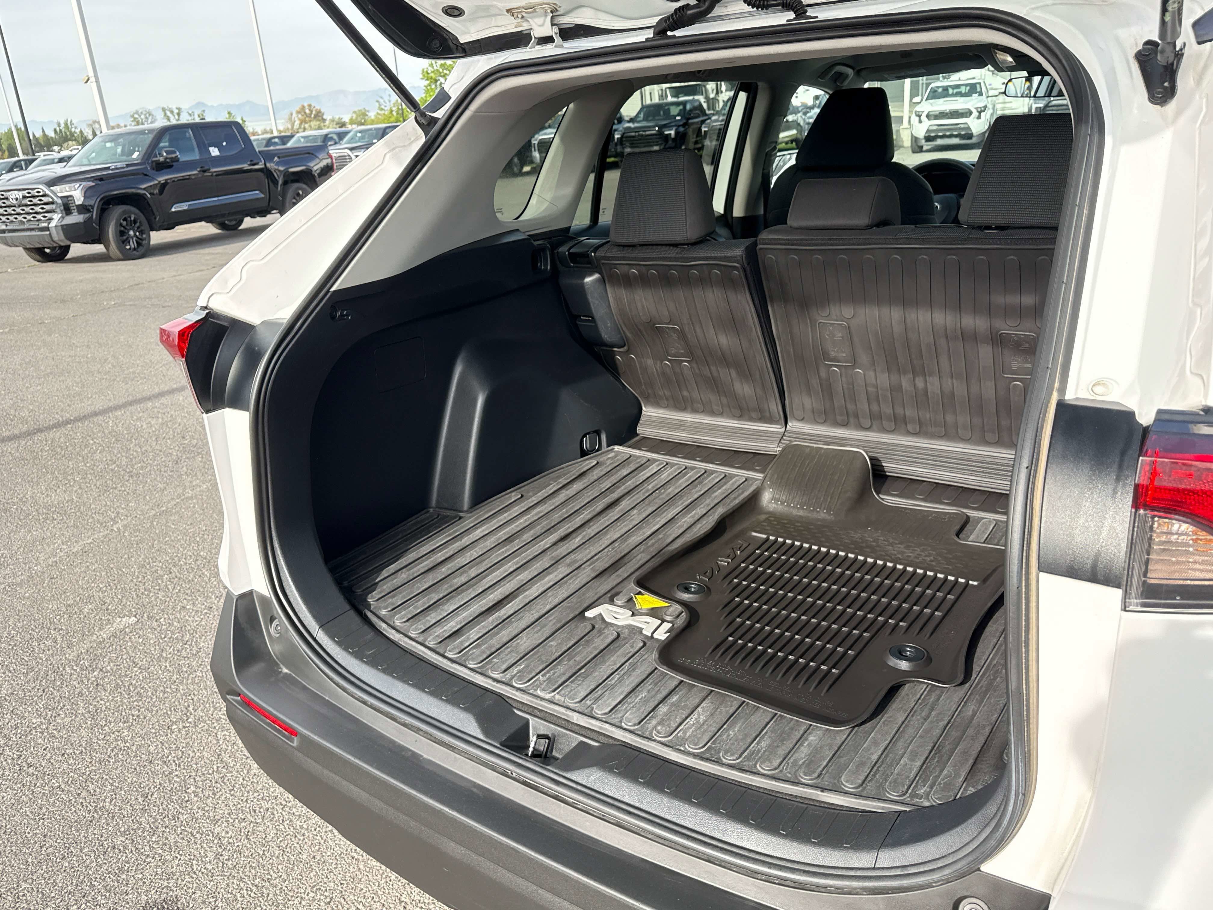 2025 Toyota RAV4 HYBRID Hybrid LE