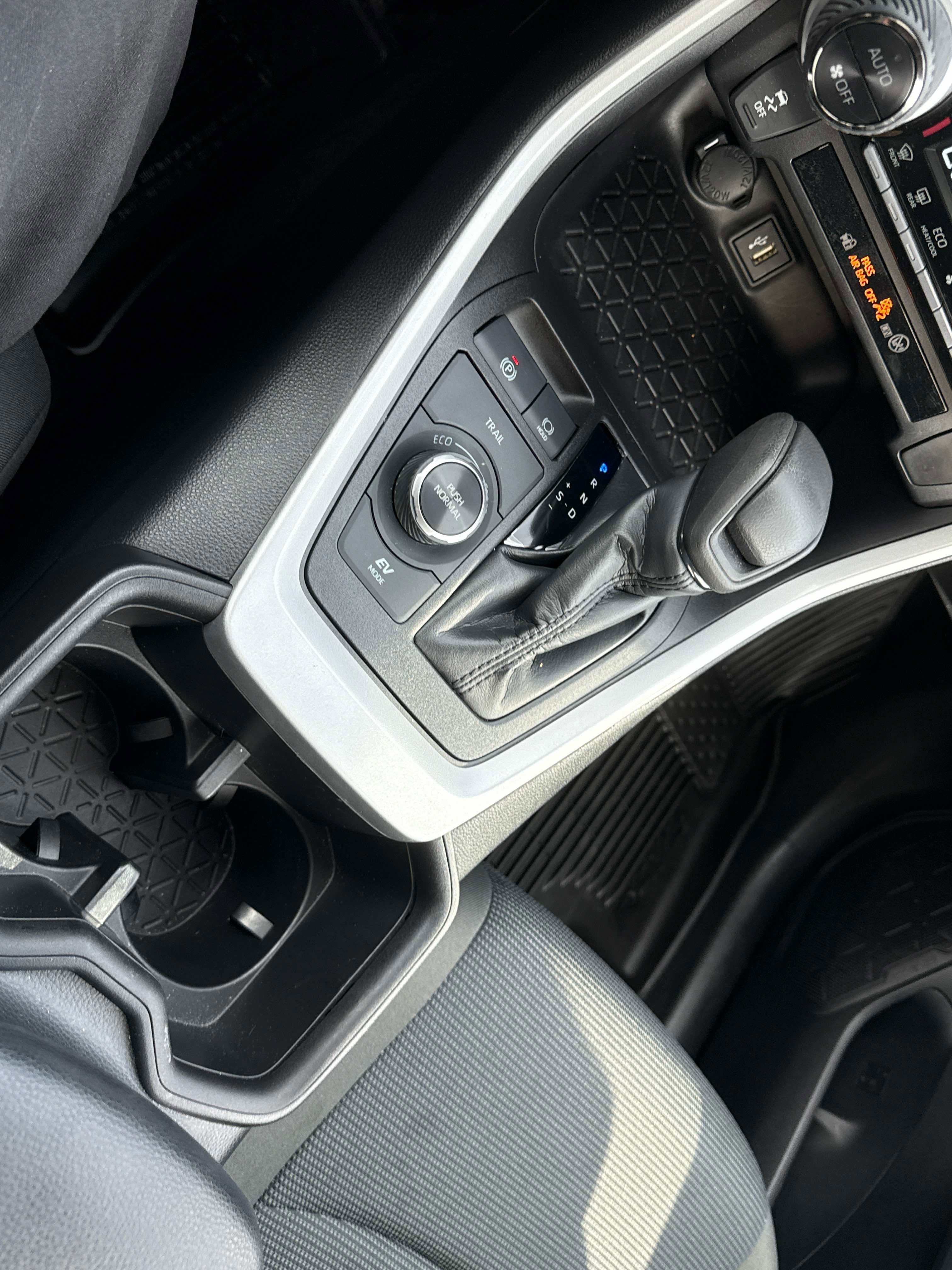 2024 Toyota RAV4 HYBRID Hybrid LE