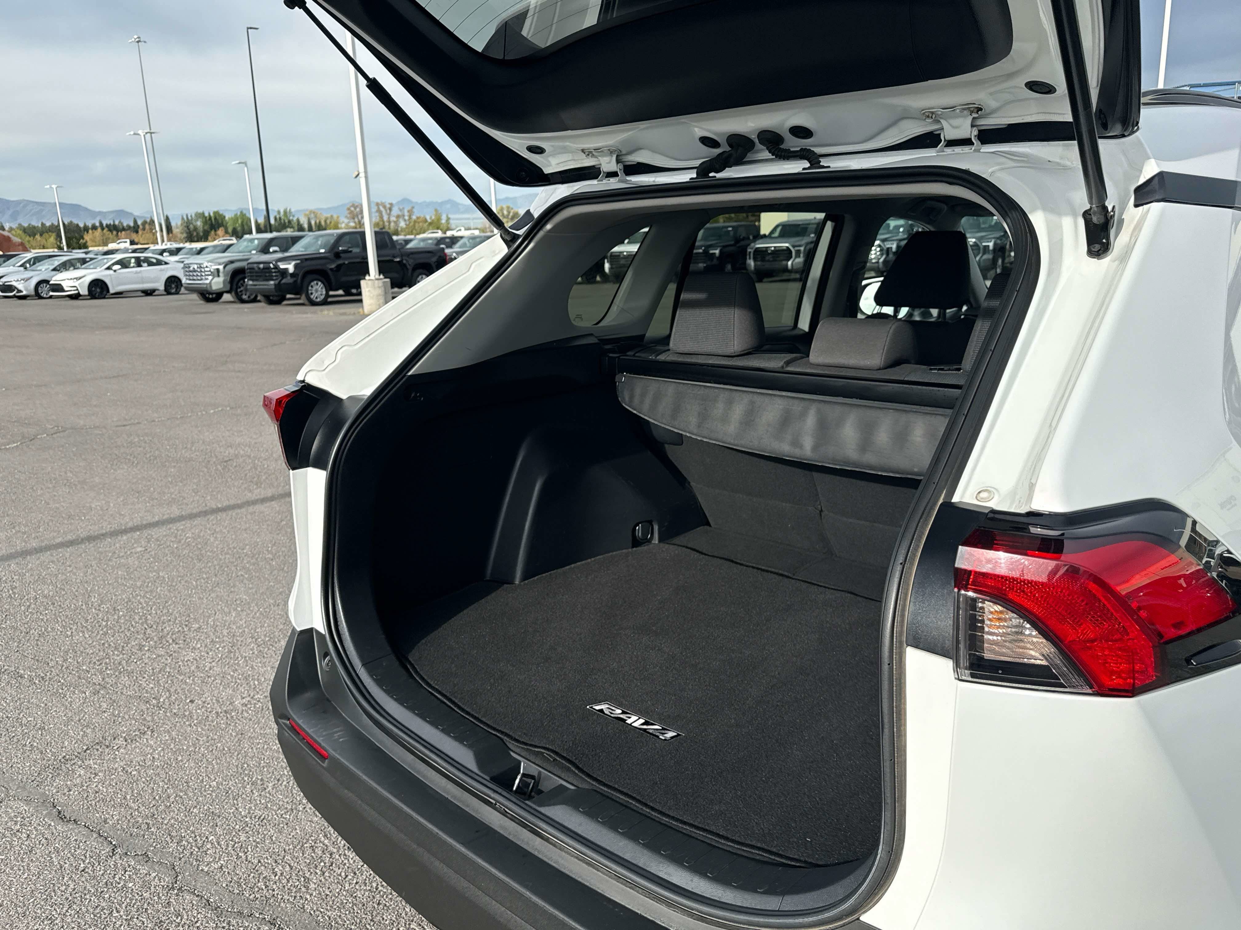 2024 Toyota RAV4 HYBRID Hybrid LE