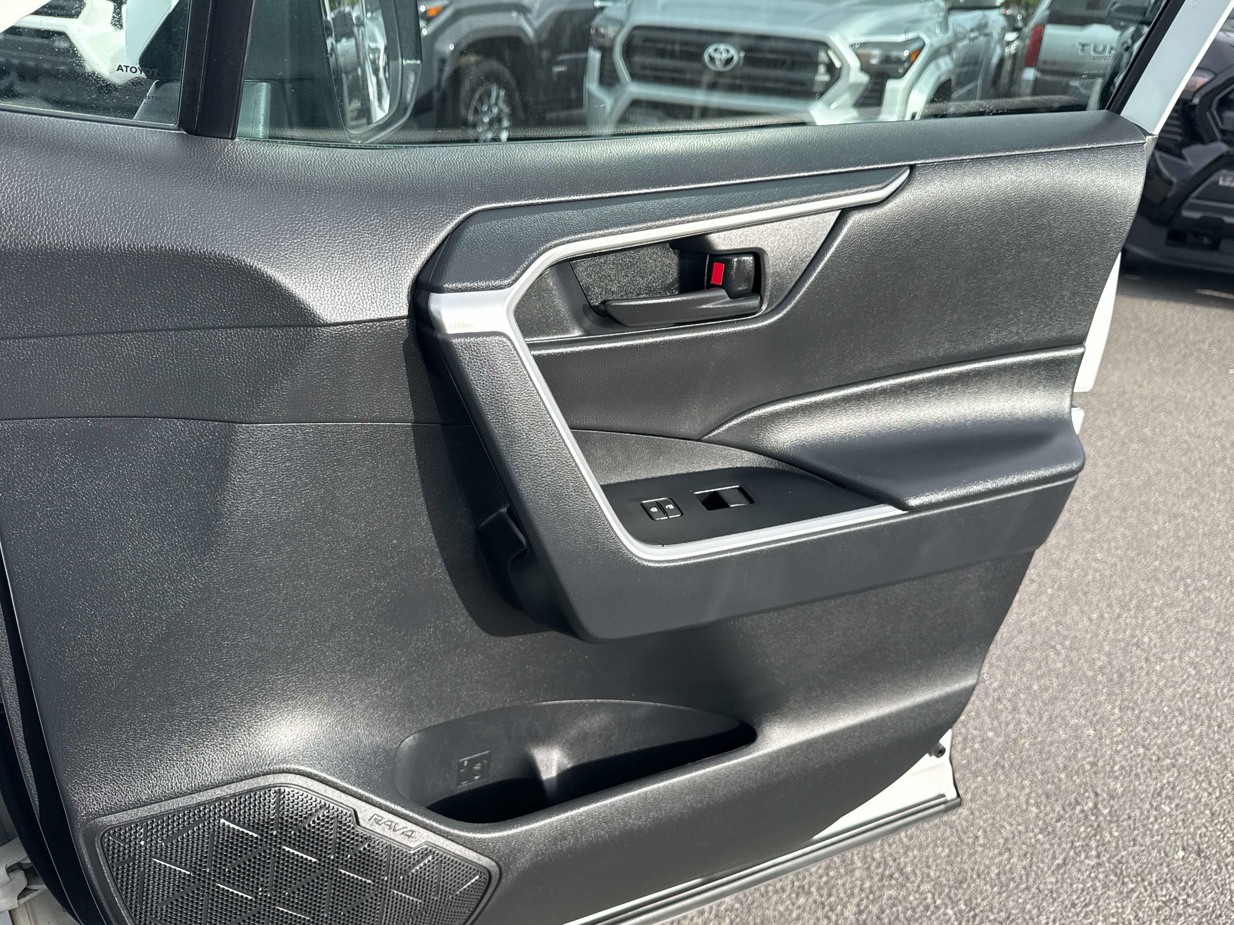 2024 Toyota RAV4 HYBRID Hybrid LE