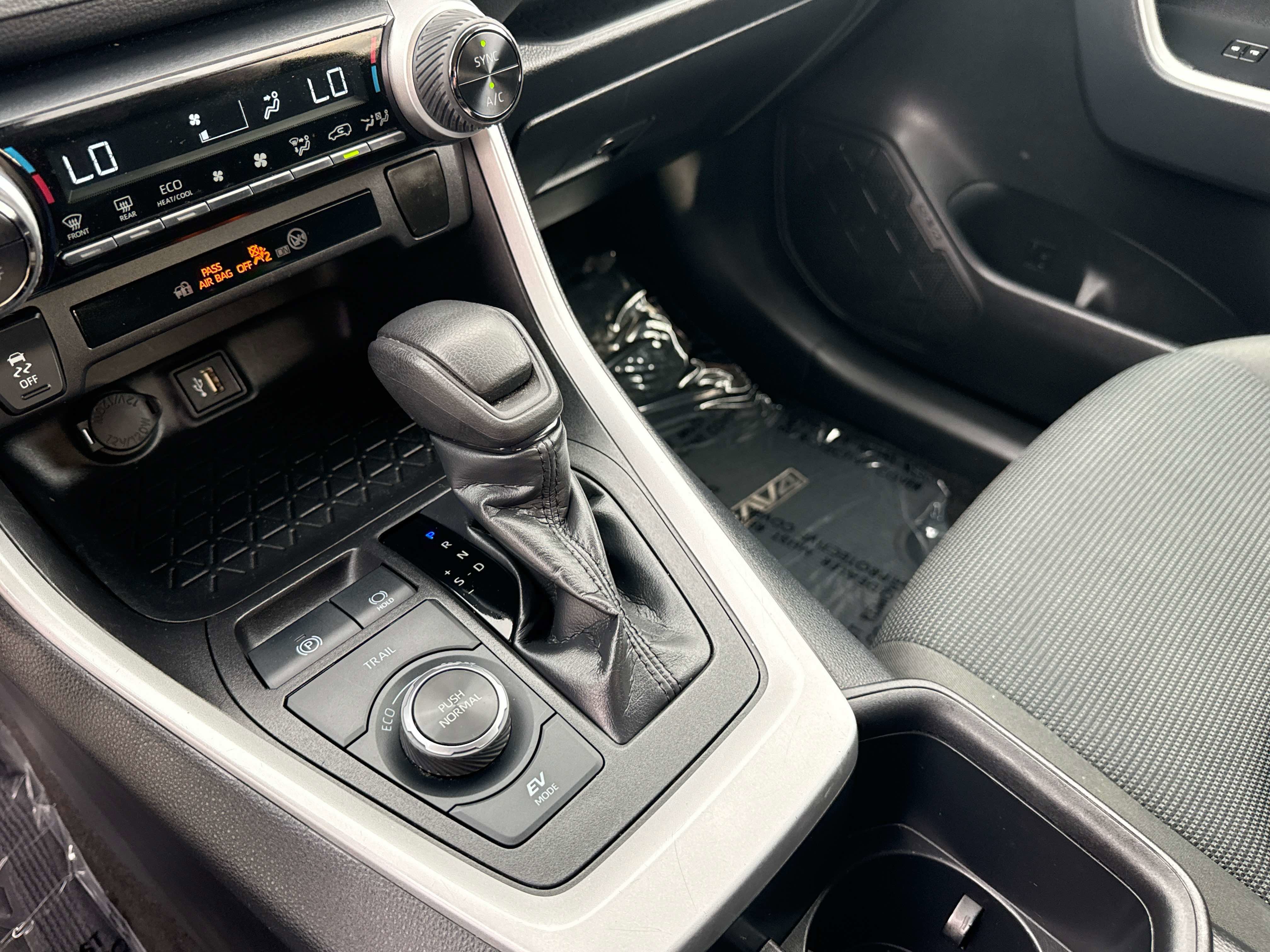 2024 Toyota RAV4 HYBRID Hybrid LE