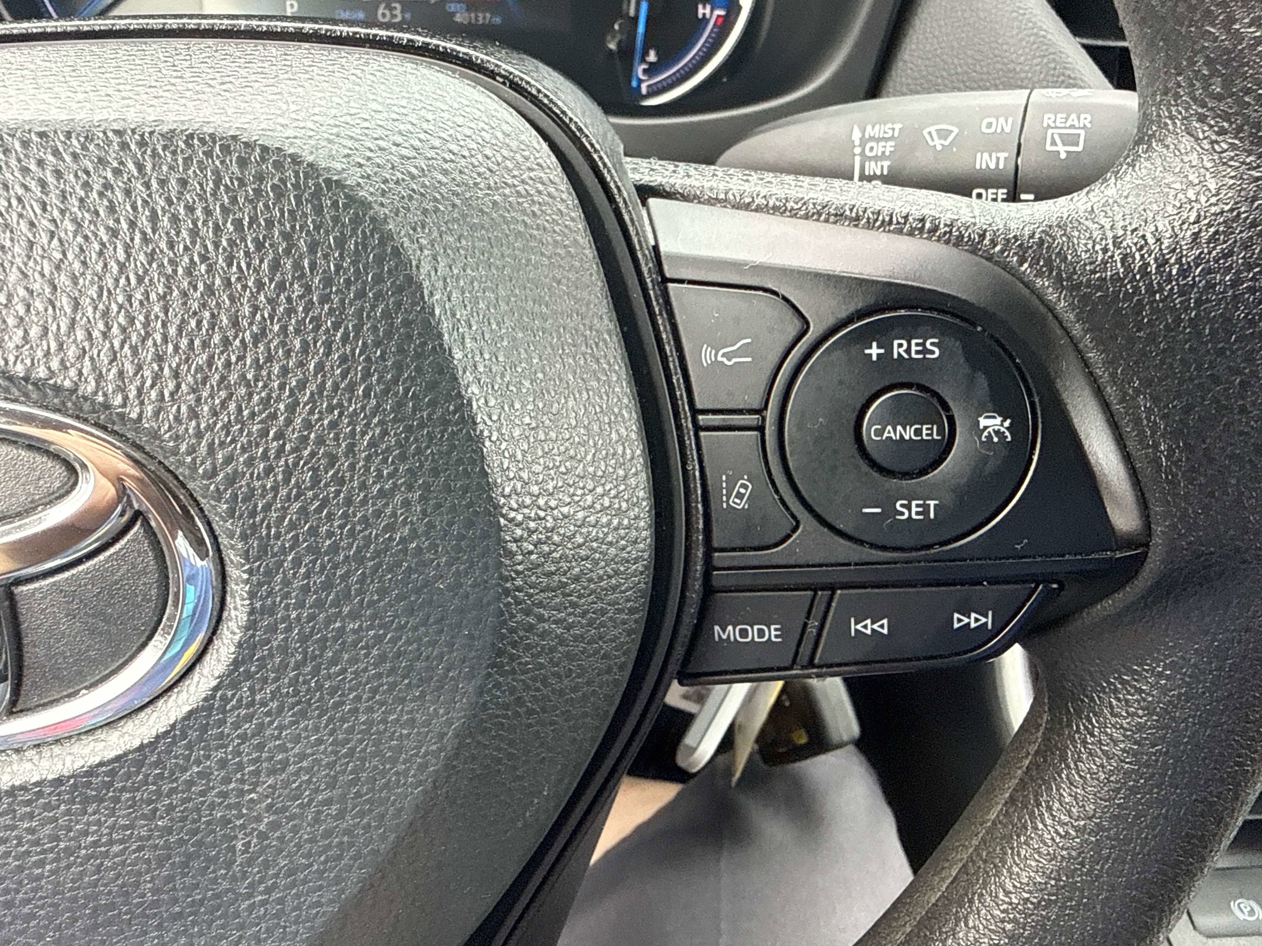 2024 Toyota RAV4 HYBRID Hybrid LE