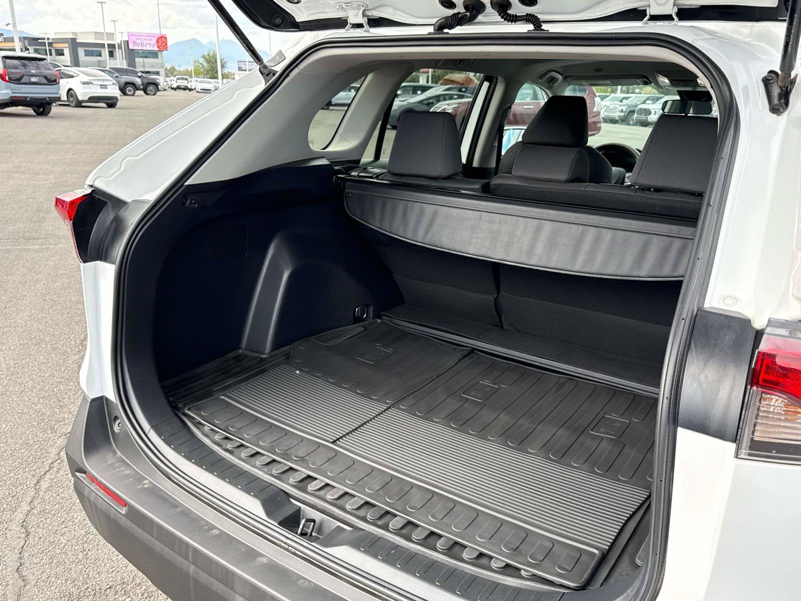 2025 Toyota RAV4 Hybrid Hybrid XLE