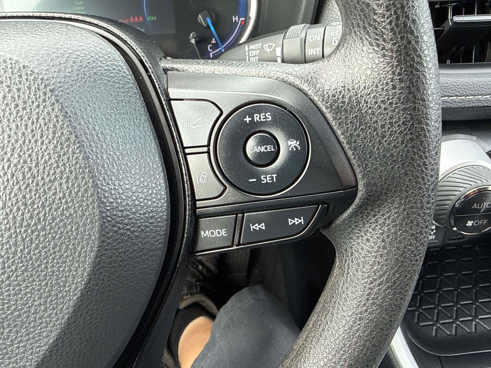 2025 Toyota RAV4 Hybrid Hybrid XLE