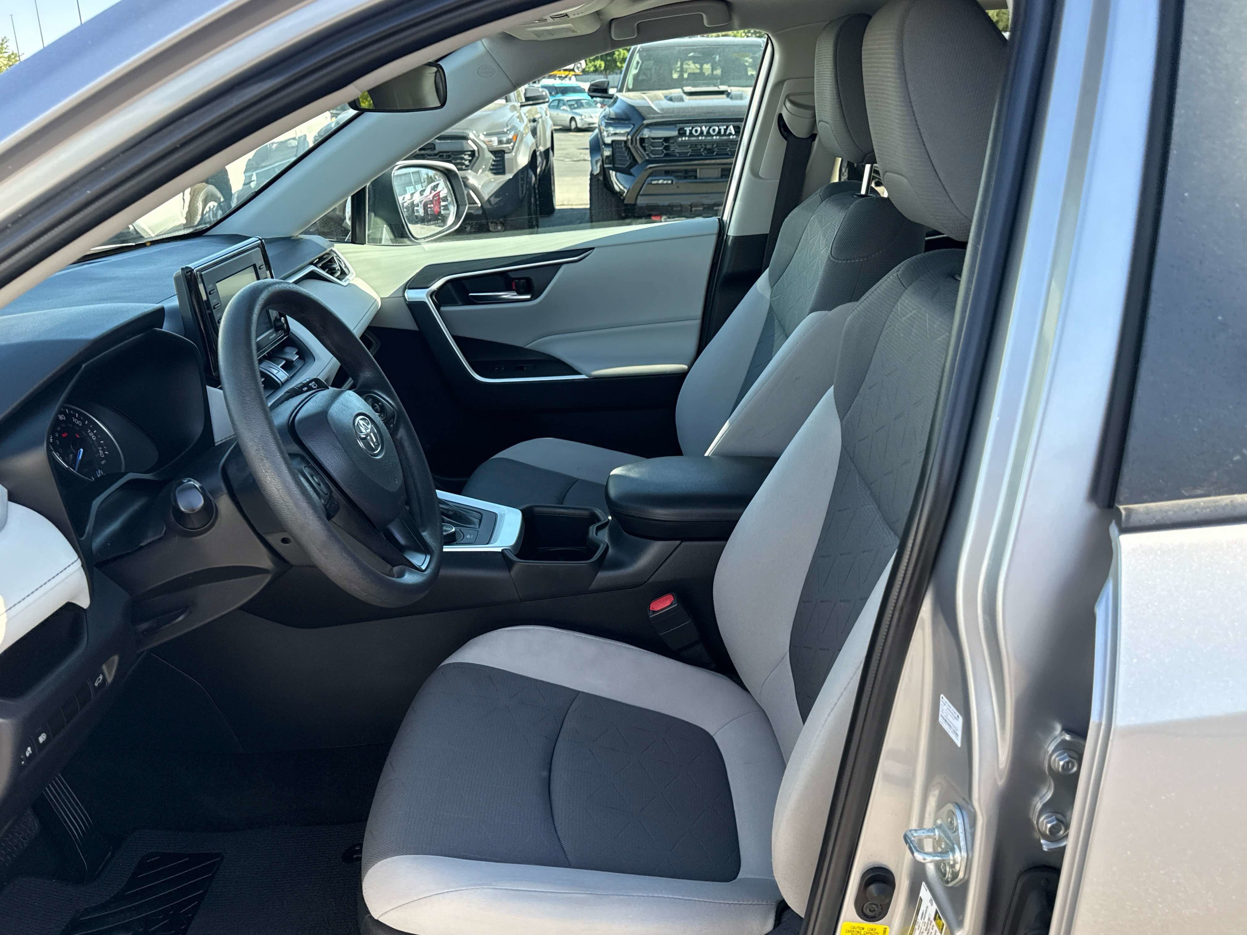 2022 Toyota RAV4 HYBRID Hybrid XLE