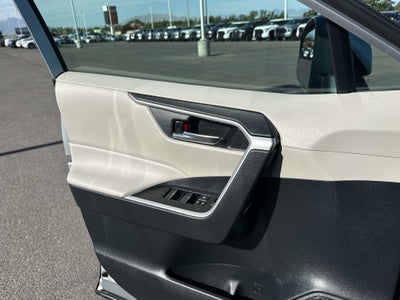 2022 Toyota RAV4 HYBRID Hybrid XLE