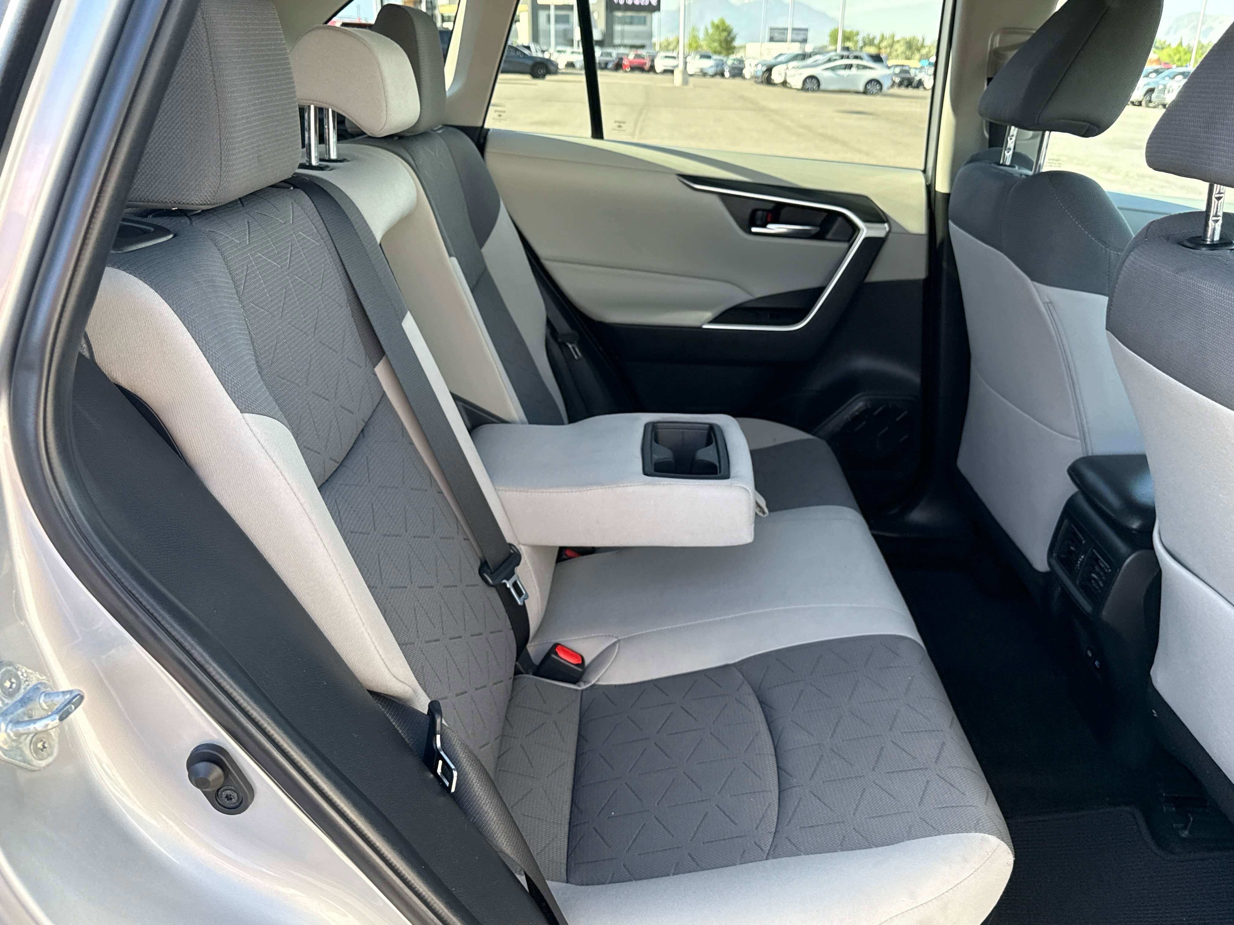 2022 Toyota RAV4 HYBRID Hybrid XLE