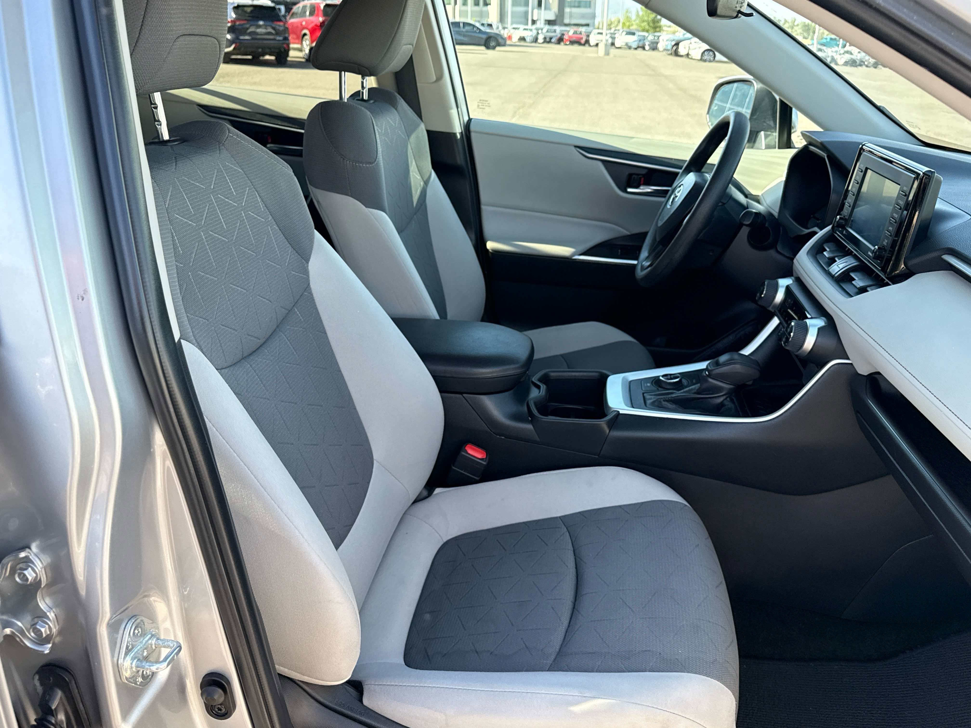 2022 Toyota RAV4 HYBRID Hybrid XLE