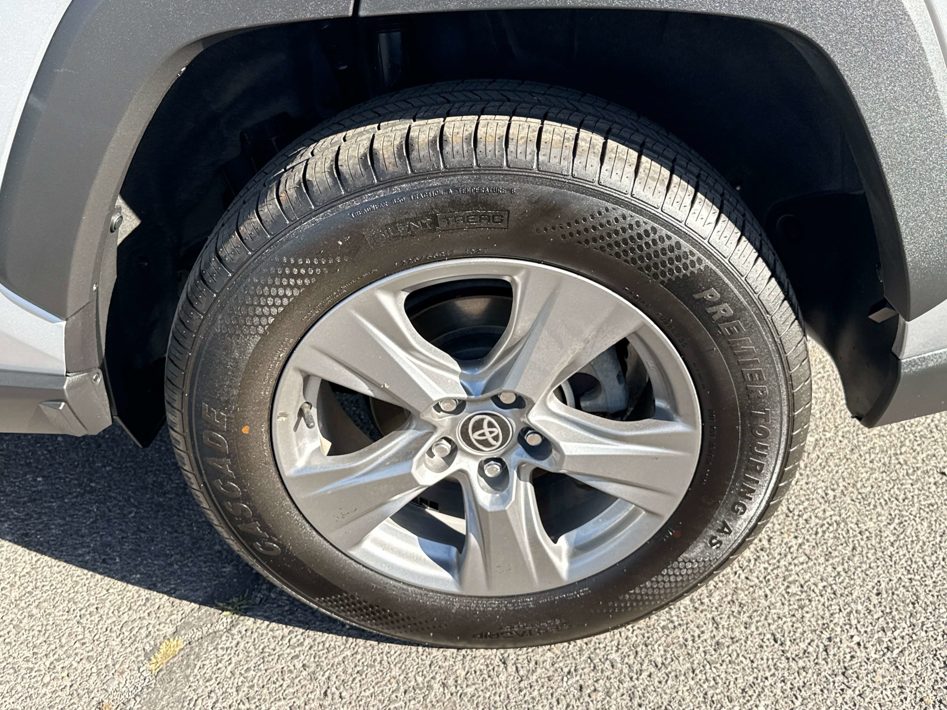 2022 Toyota RAV4 HYBRID Hybrid XLE