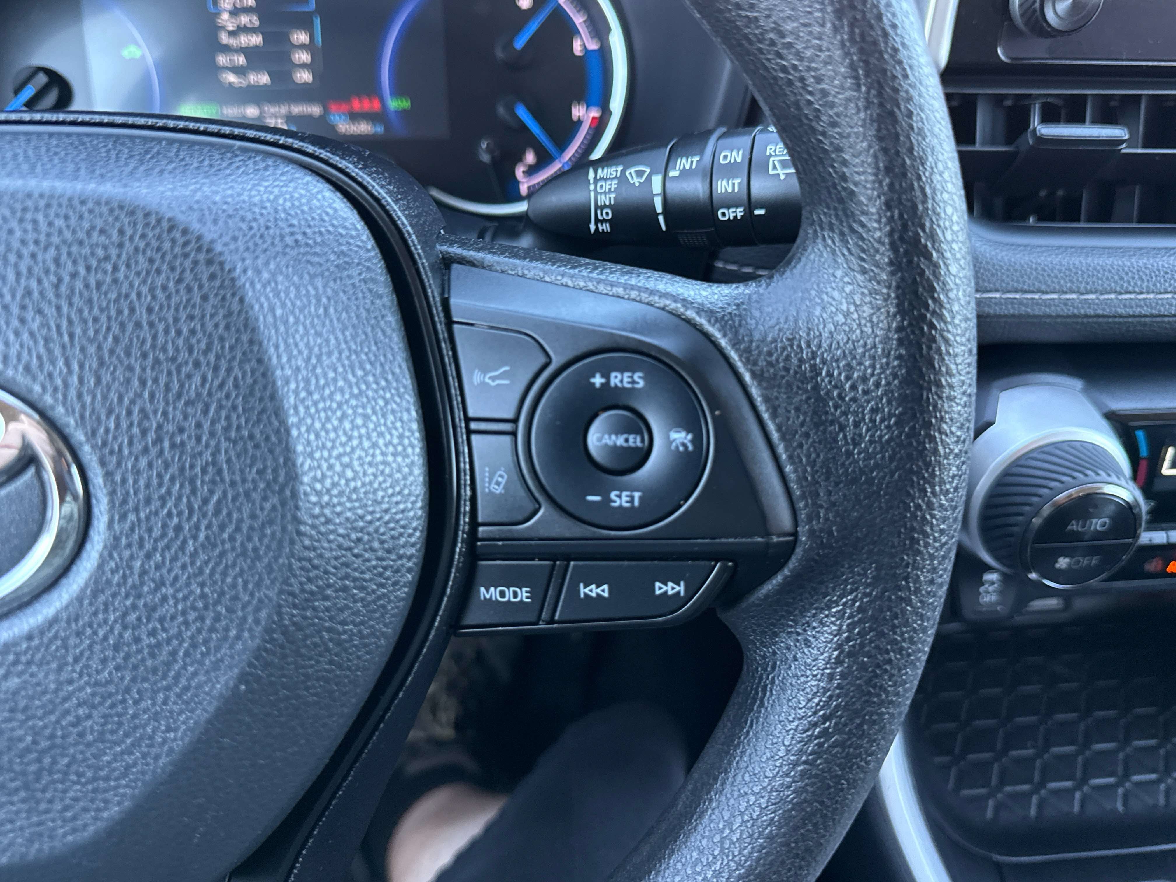 2023 Toyota RAV4 HYBRID Hybrid XLE