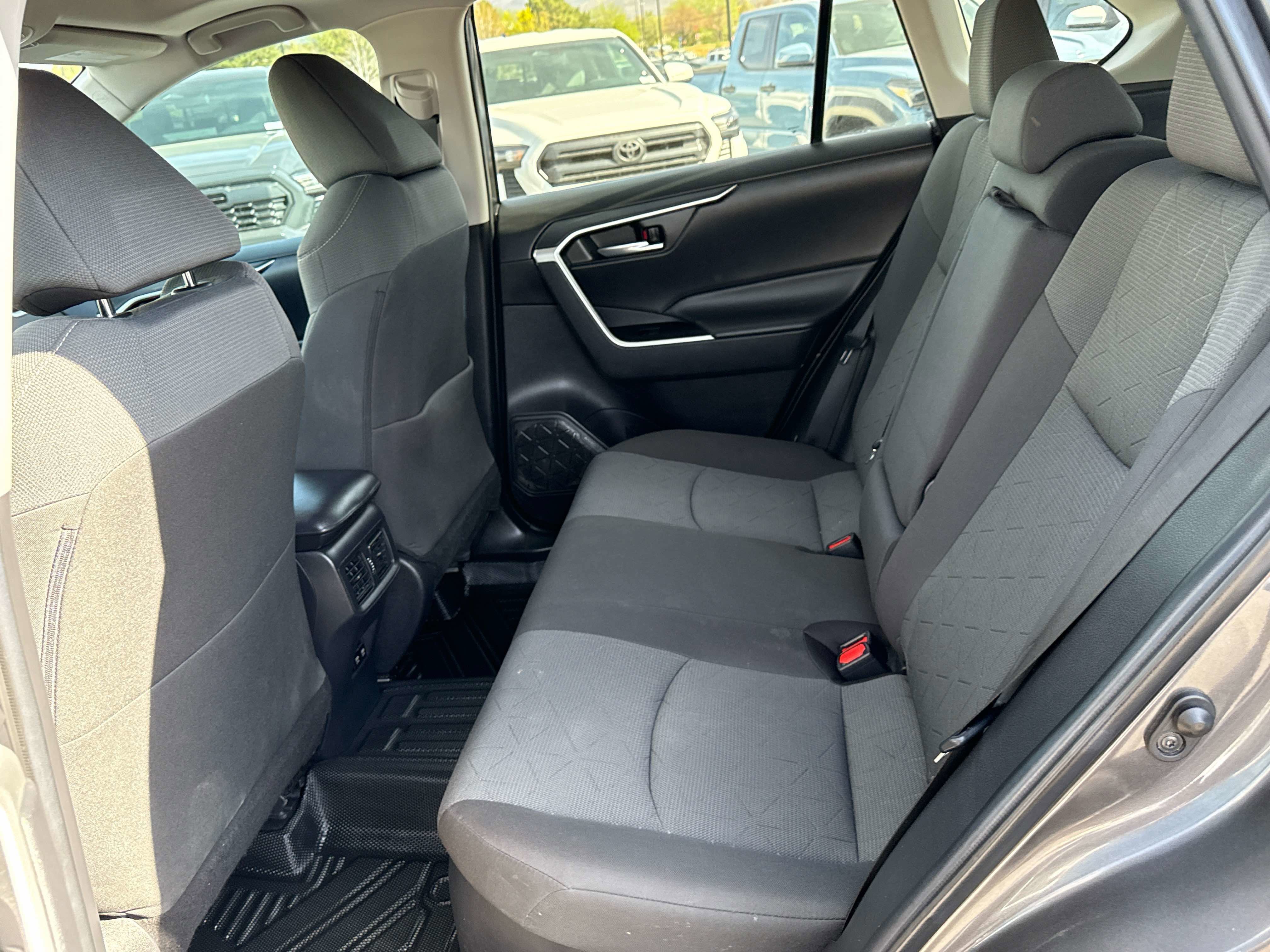 2021 Toyota RAV4 HYBRID Hybrid XLE