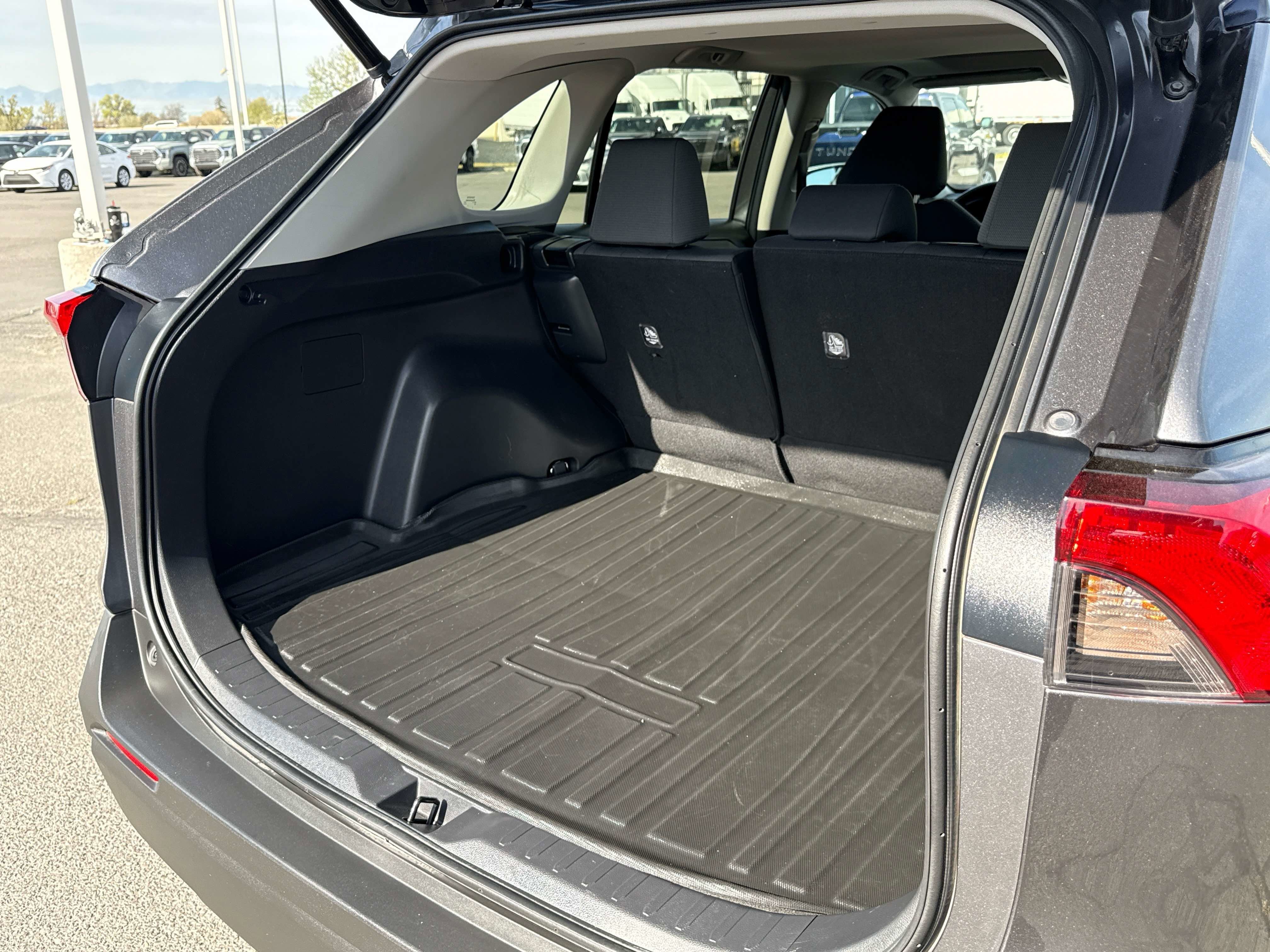 2021 Toyota RAV4 HYBRID Hybrid XLE