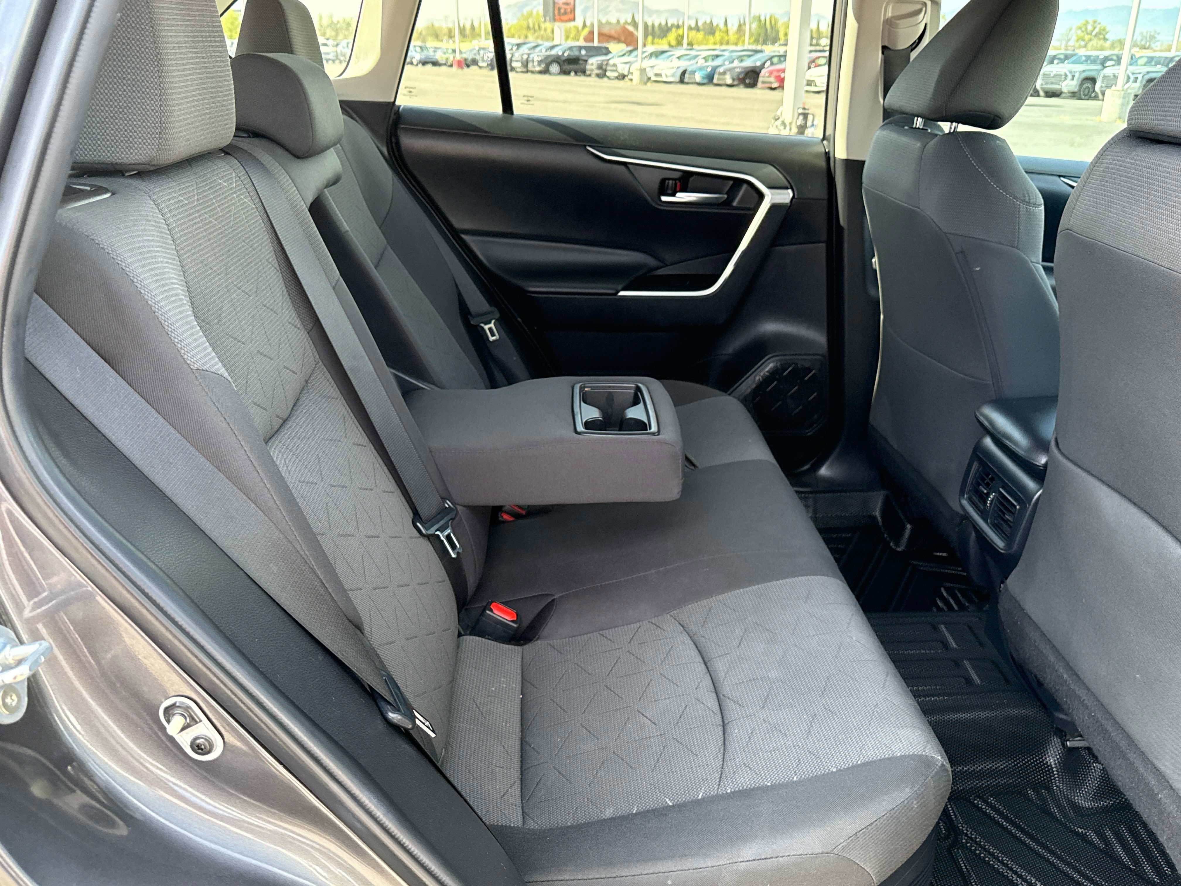 2021 Toyota RAV4 HYBRID Hybrid XLE
