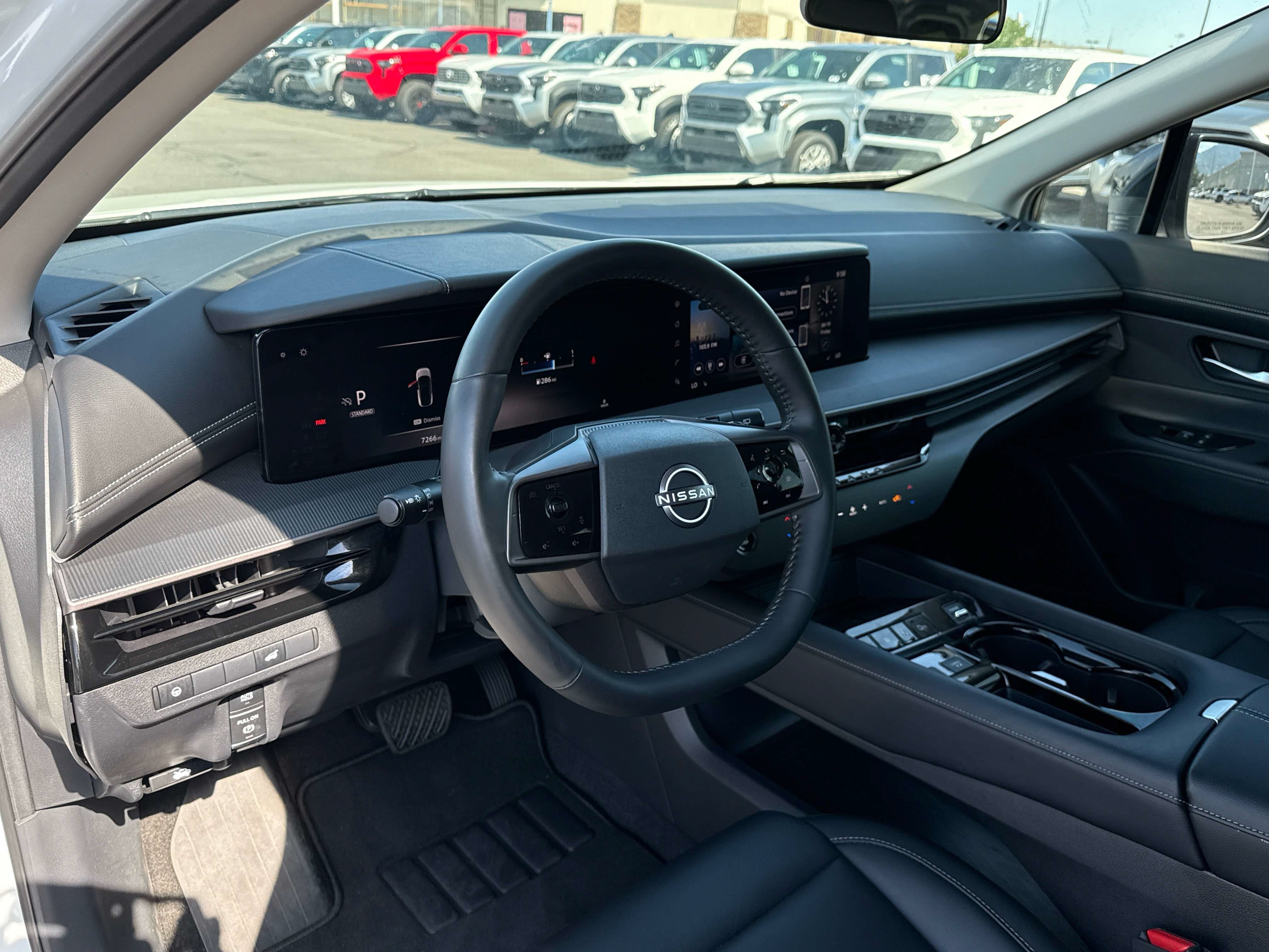 2025 Nissan Murano SV - Photo 10