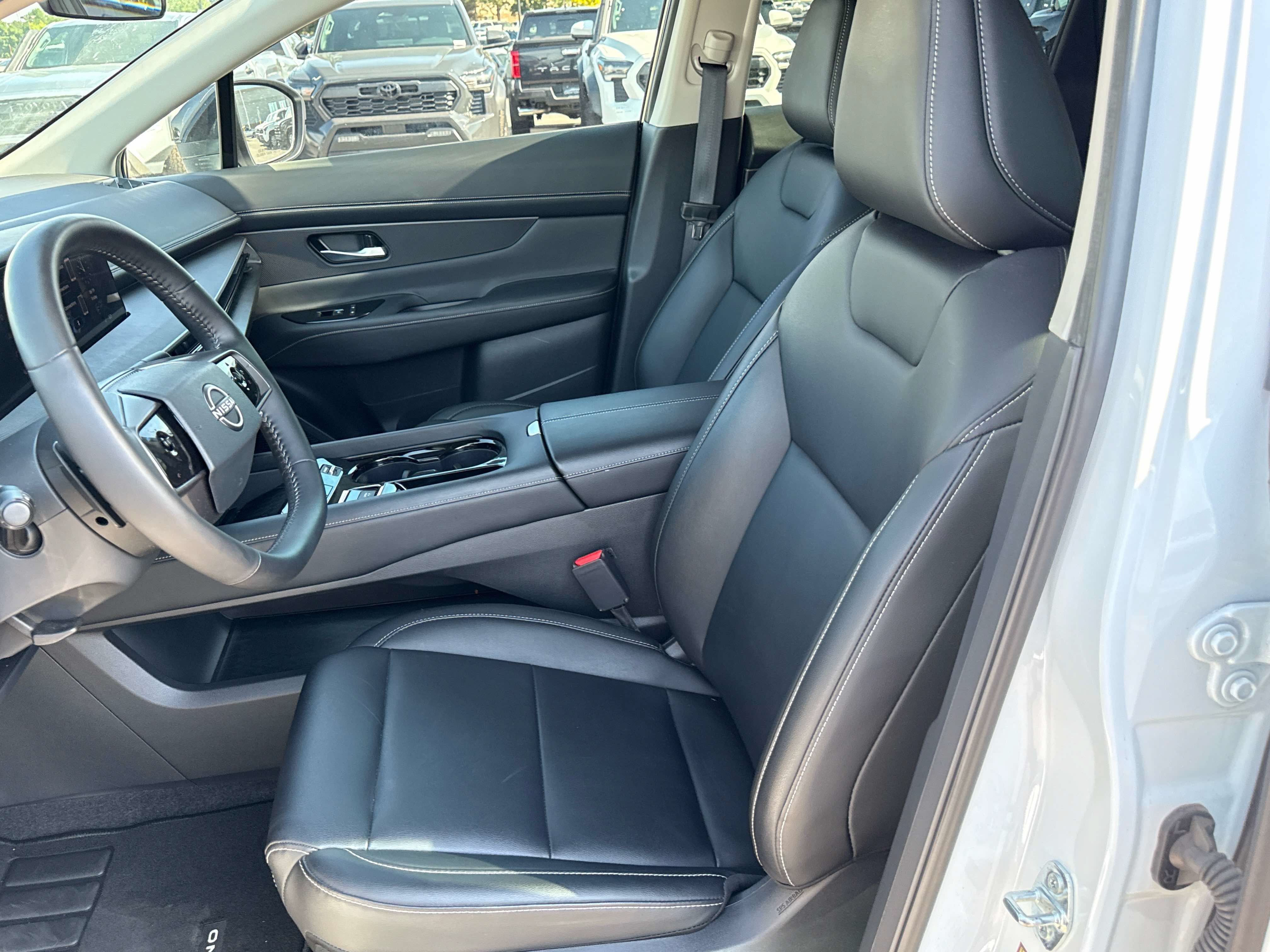 2025 Nissan Murano SV - Photo 11