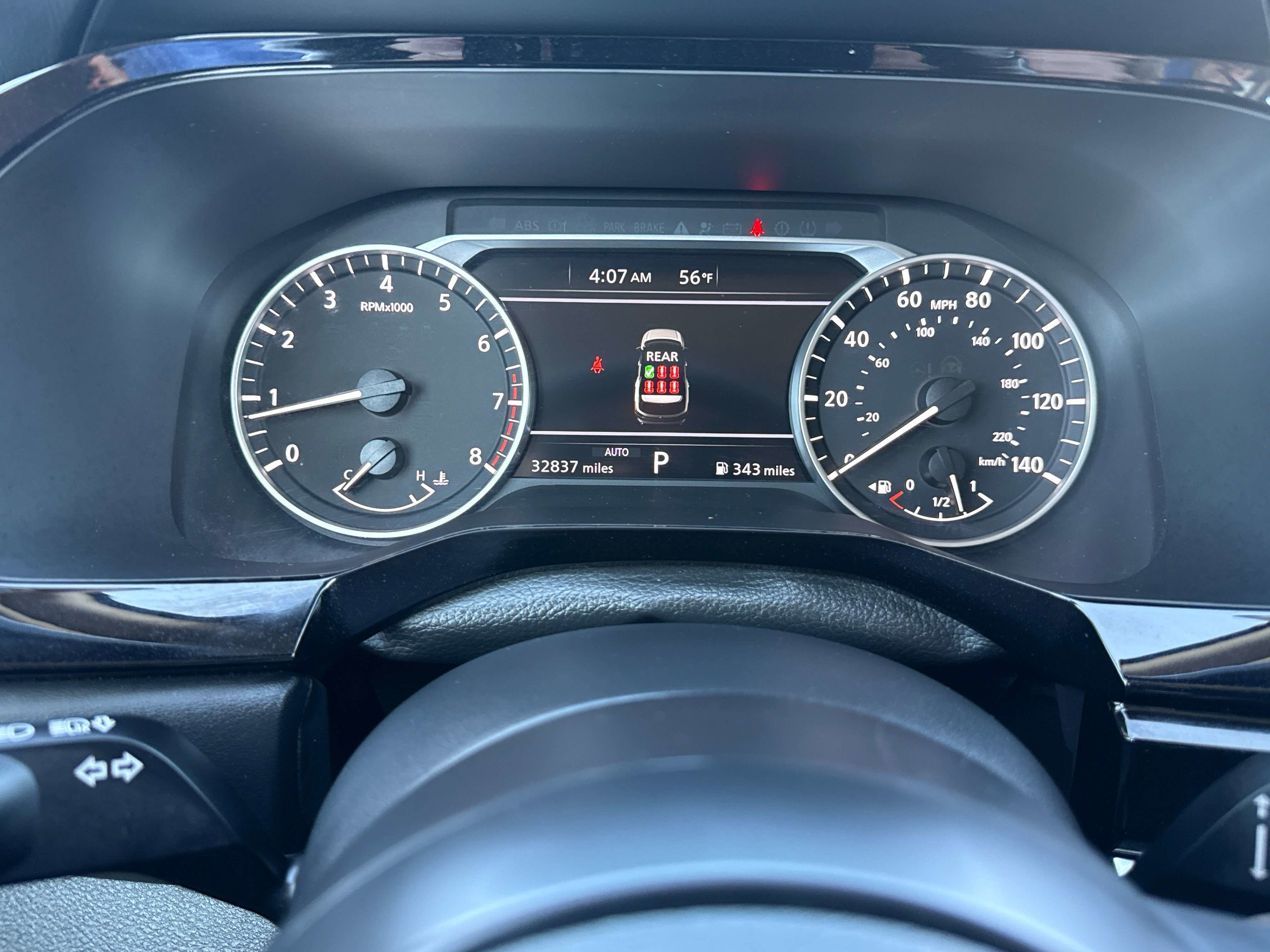 2025 Nissan Pathfinder SV