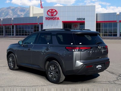 2025 Nissan Pathfinder SV