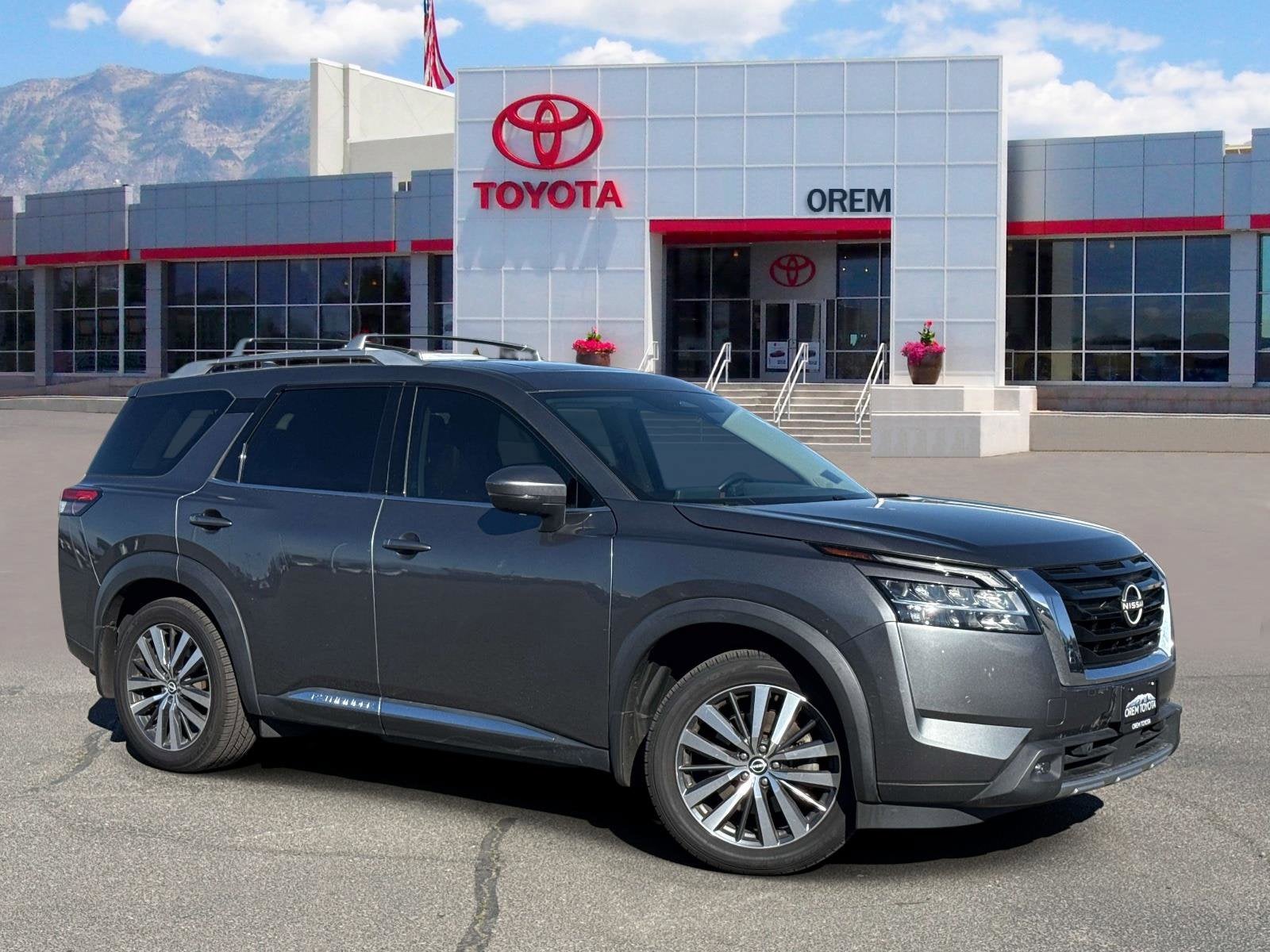 2022 Nissan Pathfinder Platinum