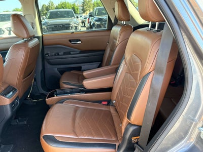 2022 Nissan Pathfinder Platinum